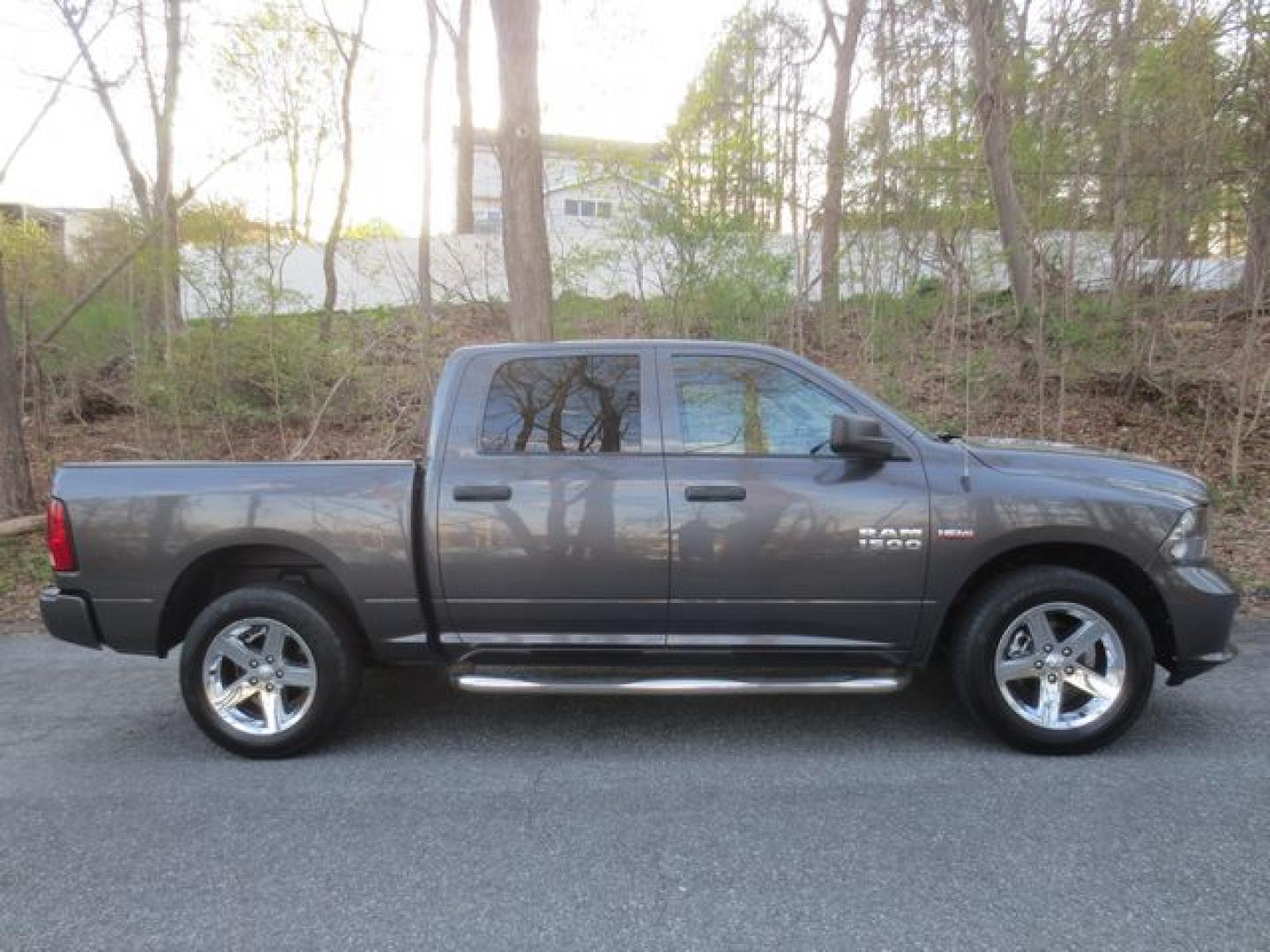 2014 Gray /Gray RAM 1500 Express Crew Cab (1C6RR7KT0ES) with an 5.7L V8 OHV 16V engine, 6-Speed Automatic transmission, located at 270 US Route 6, Mahopac, NY, 10541, (845) 621-0895, 41.349022, -73.755280 - Photo#10