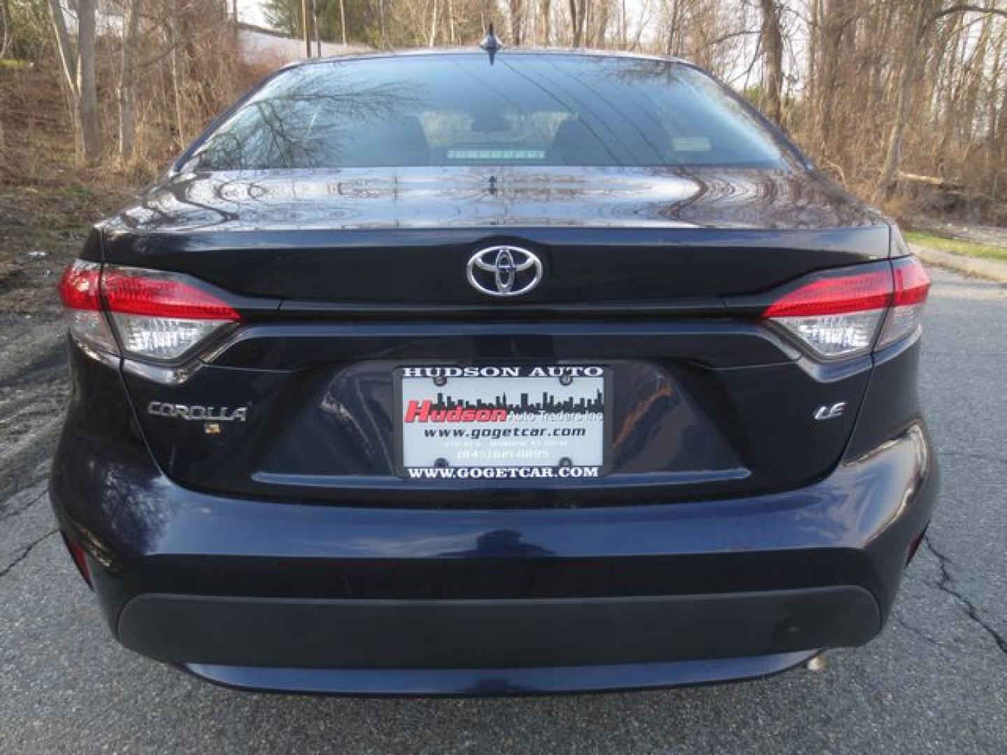 2022 Blue /Black Toyota Corolla LE (5YFEPMAE8NP) with an 1.8L L4 DOHC 16V engine, Automatic transmission, located at 270 US Route 6, Mahopac, NY, 10541, (845) 621-0895, 41.349022, -73.755280 - Photo#5