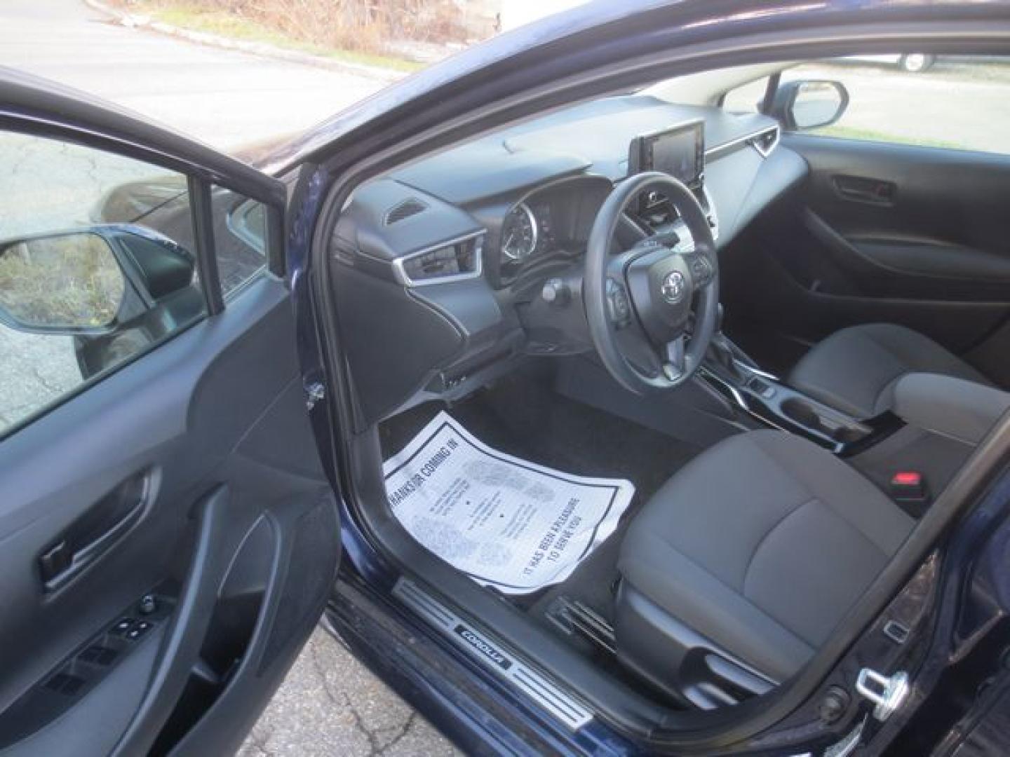 2022 Blue /Black Toyota Corolla LE (5YFEPMAE8NP) with an 1.8L L4 DOHC 16V engine, Automatic transmission, located at 270 US Route 6, Mahopac, NY, 10541, (845) 621-0895, 41.349022, -73.755280 - Photo#6