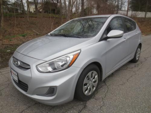 2017 Hyundai Accent SE 5-Door 6A
