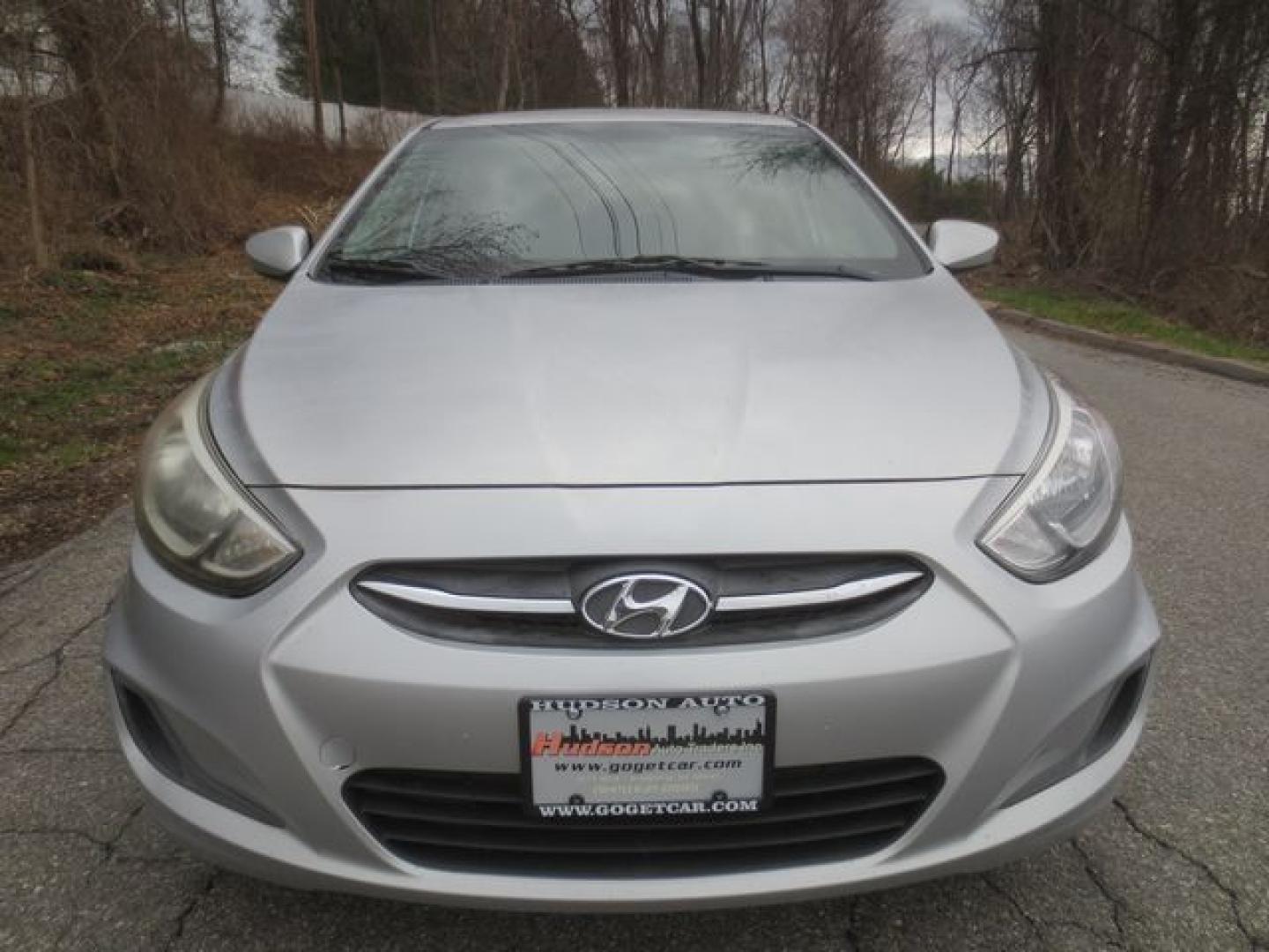 2017 Silver /Black Hyundai Accent SE (KMHCT5AE5HU) with an 1.6L L4 DOHC 16V engine, Automatic transmission, located at 270 US Route 6, Mahopac, NY, 10541, (845) 621-0895, 41.349022, -73.755280 - Photo#2
