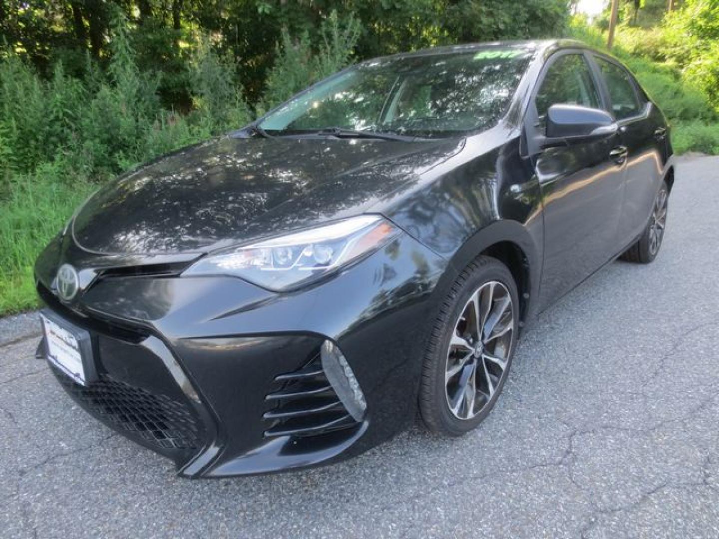 2017 Black /Black Toyota Corolla SE (2T1BURHE0HC) with an 1.8L L4 DOHC 16V engine, CVT transmission, located at 270 US Route 6, Mahopac, NY, 10541, (845) 621-0895, 41.349022, -73.755280- Photo#0