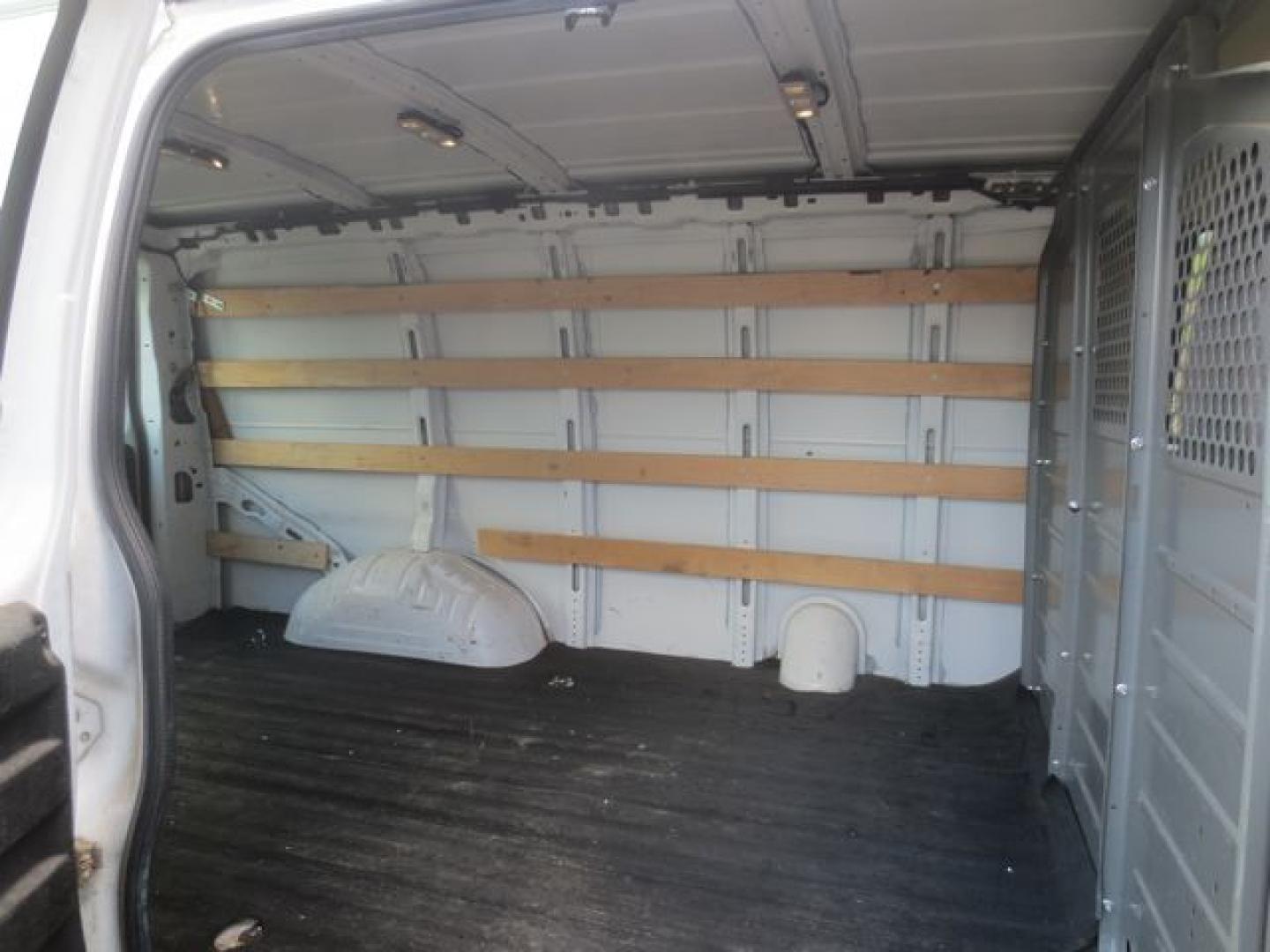 2017 White /Gray GMC Savana G2500 Cargo (1GTW7AFF8H1) with an 4.8L V8 FFV engine, 6A transmission, located at 270 US Route 6, Mahopac, NY, 10541, (845) 621-0895, 41.349022, -73.755280 - Photo#8