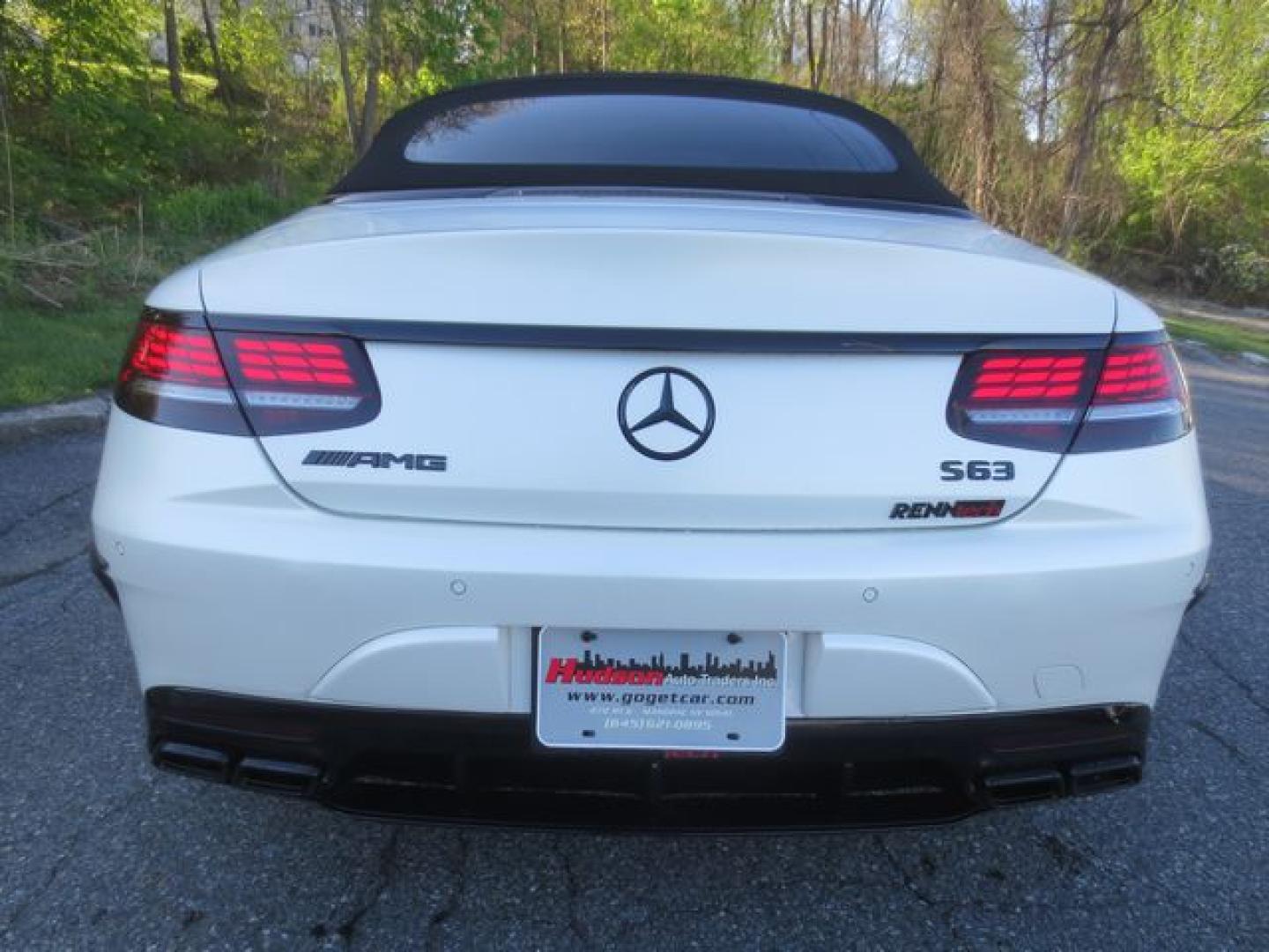 2019 White /White Mercedes-Benz S-Class AMG S63 (WDDXK8JB3KA) with an 4.0L TWIN TURBO V8 DOHC 32V engine, Automatic transmission, located at 270 US Route 6, Mahopac, NY, 10541, (845) 621-0895, 41.349022, -73.755280 - Photo#8