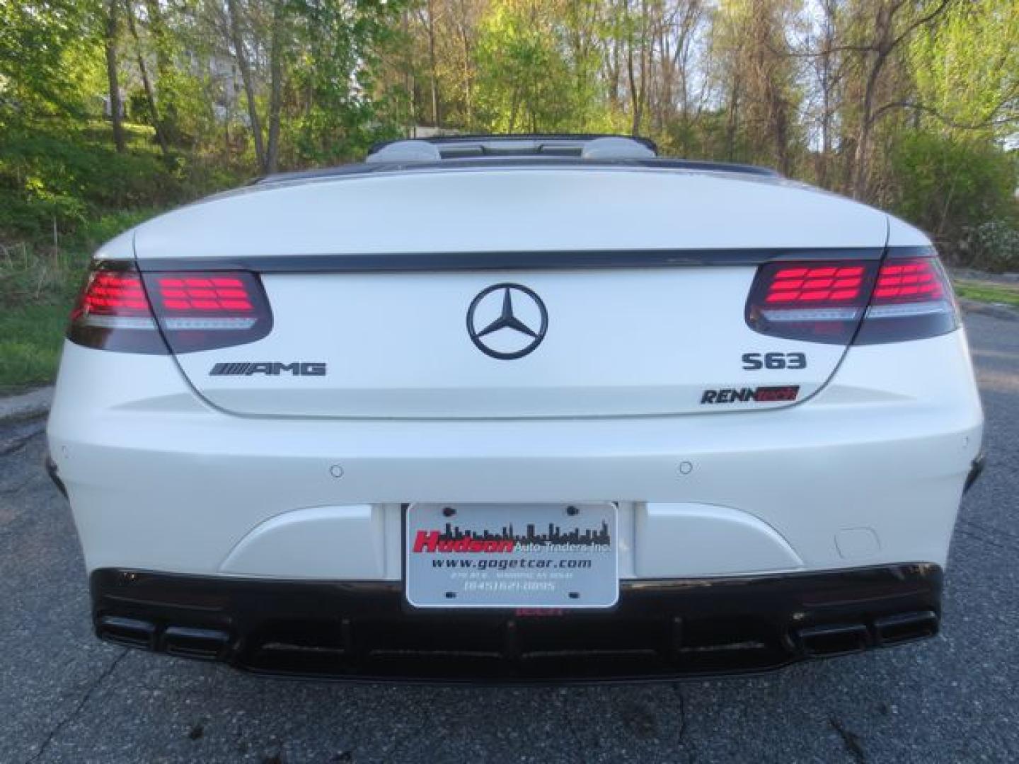 2019 White /White Mercedes-Benz S-Class AMG S63 (WDDXK8JB3KA) with an 4.0L TWIN TURBO V8 DOHC 32V engine, Automatic transmission, located at 270 US Route 6, Mahopac, NY, 10541, (845) 621-0895, 41.349022, -73.755280 - Photo#12