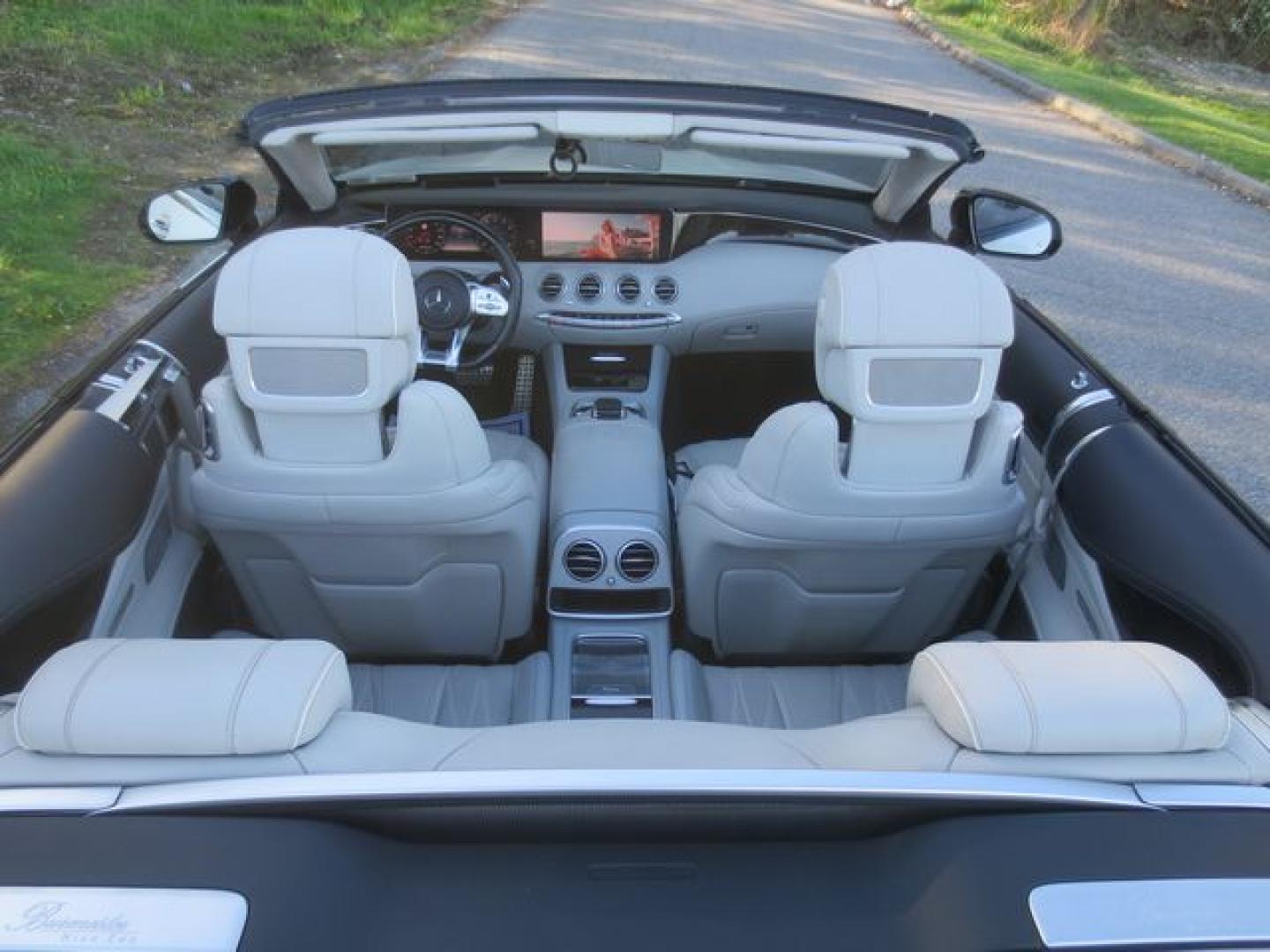 2019 White /White Mercedes-Benz S-Class AMG S63 (WDDXK8JB3KA) with an 4.0L TWIN TURBO V8 DOHC 32V engine, Automatic transmission, located at 270 US Route 6, Mahopac, NY, 10541, (845) 621-0895, 41.349022, -73.755280 - Photo#17