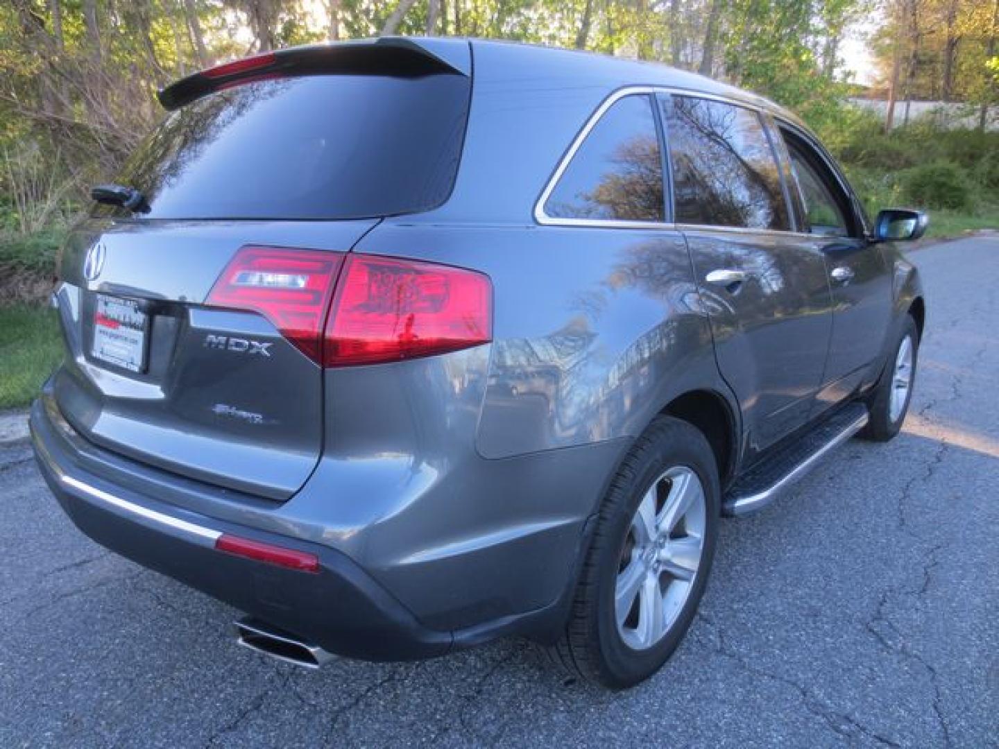 2011 Gray /Black Acura MDX (2HNYD2H2XBH) with an 3.5L V6 SOHC 24V engine, 6-Speed Automatic transmission, located at 270 US Route 6, Mahopac, NY, 10541, (845) 621-0895, 41.349022, -73.755280 - Photo#3