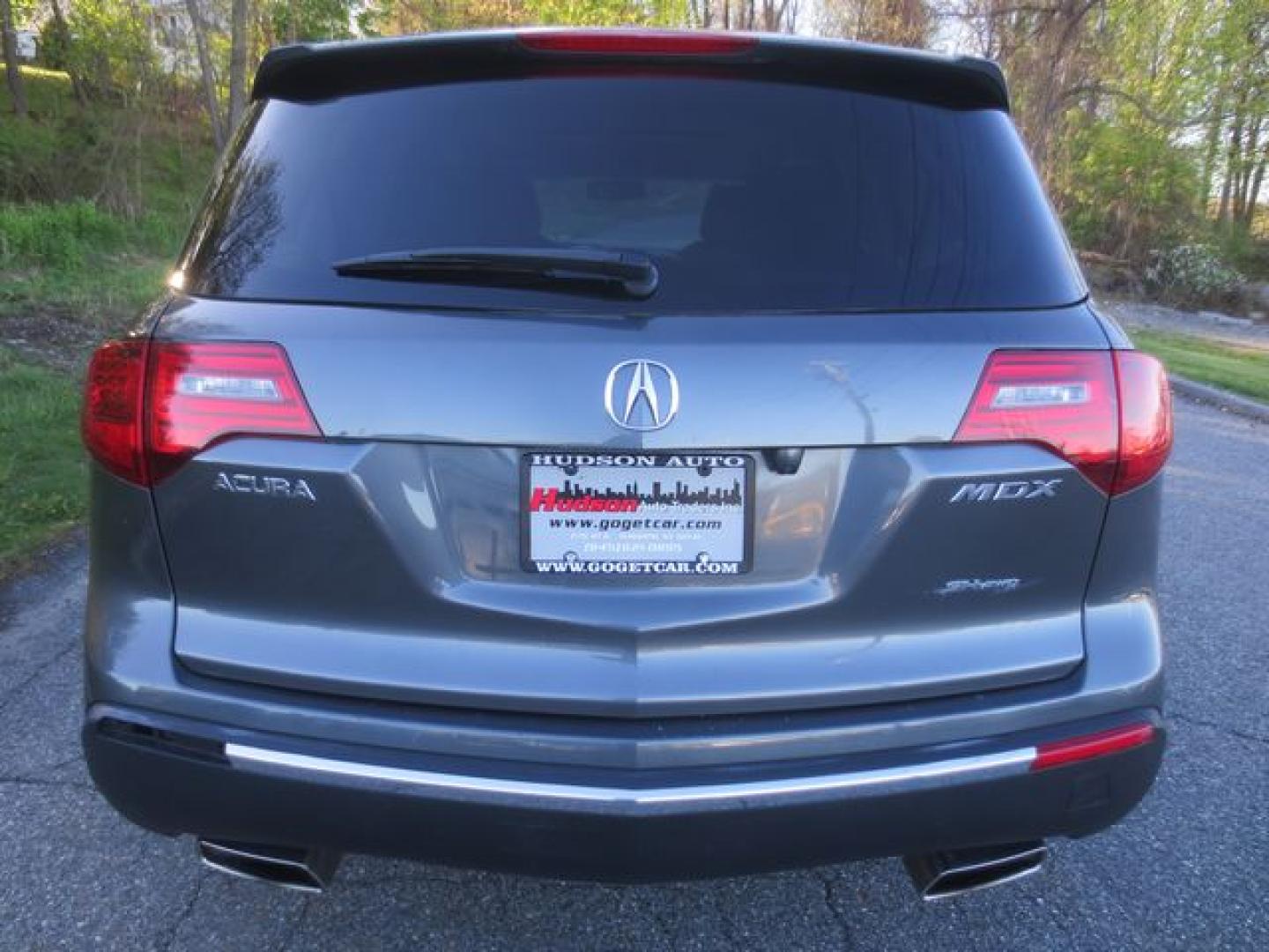 2011 Gray /Black Acura MDX (2HNYD2H2XBH) with an 3.5L V6 SOHC 24V engine, 6-Speed Automatic transmission, located at 270 US Route 6, Mahopac, NY, 10541, (845) 621-0895, 41.349022, -73.755280 - Photo#5