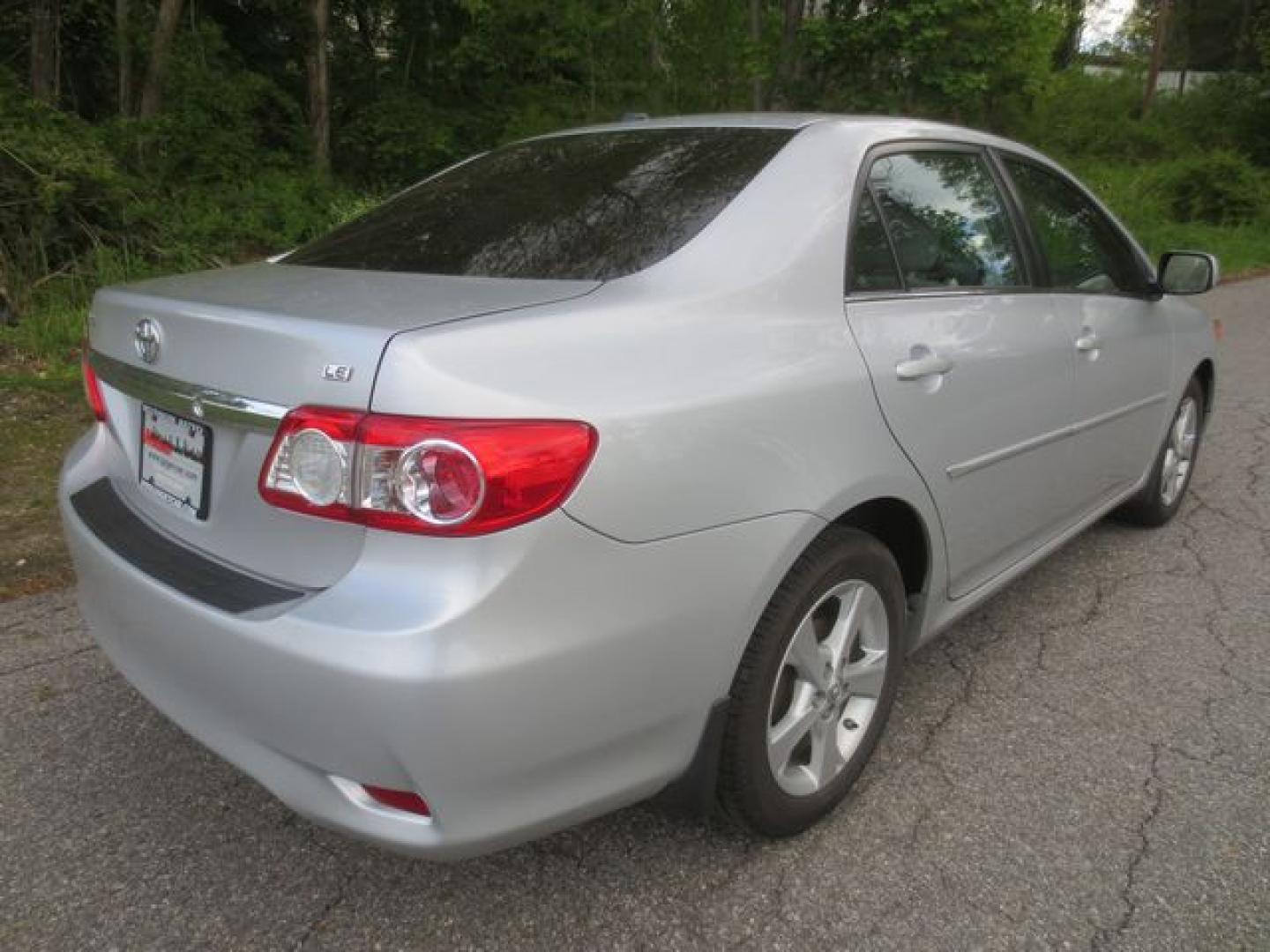 2013 Silver /Gray Toyota Corolla LE (5YFBU4EEXDP) with an 1.8L L4 DOHC 16V engine, 4-Speed Automatic transmission, located at 270 US Route 6, Mahopac, NY, 10541, (845) 621-0895, 41.349022, -73.755280 - Photo#3