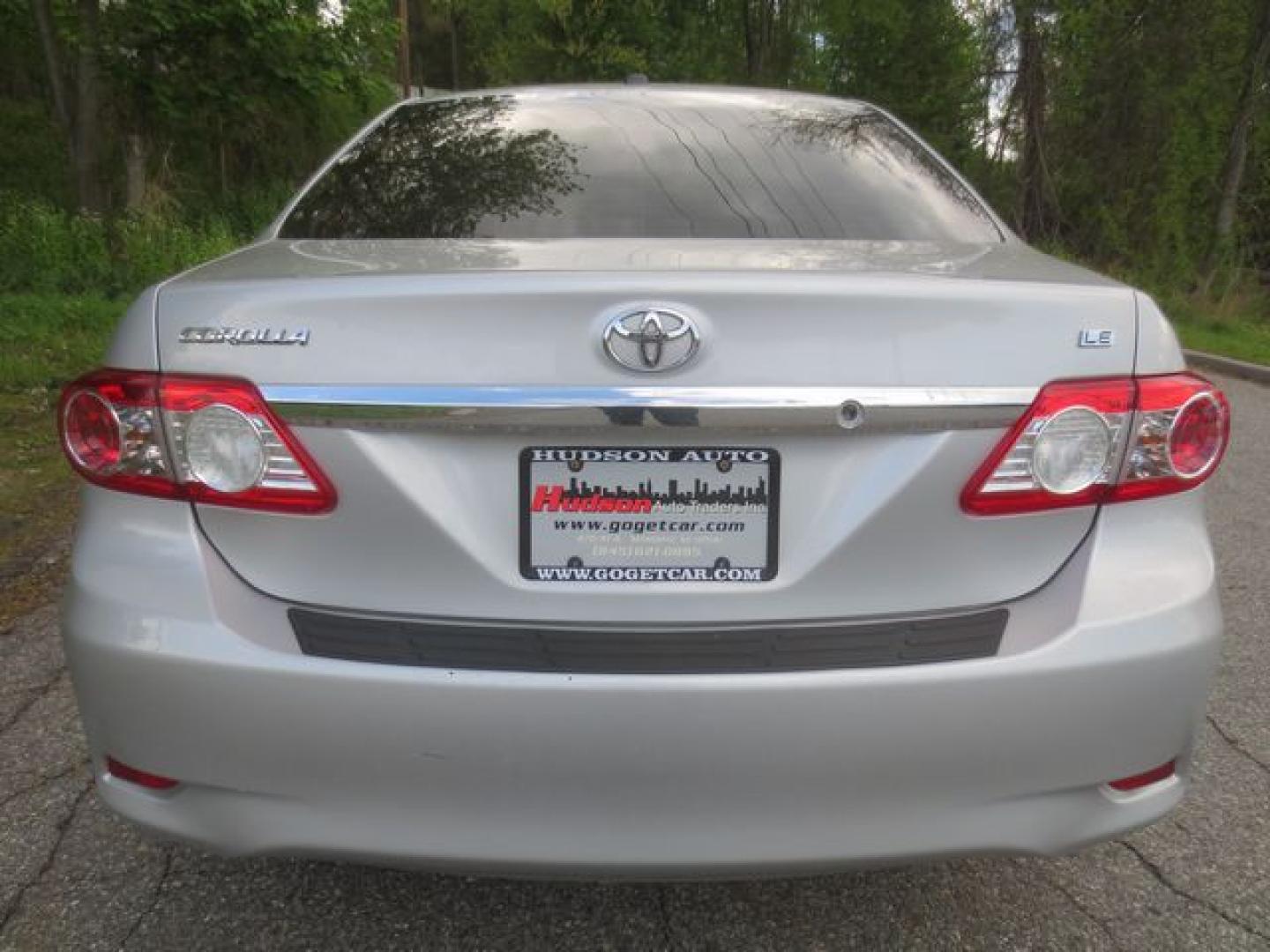 2013 Silver /Gray Toyota Corolla LE (5YFBU4EEXDP) with an 1.8L L4 DOHC 16V engine, 4-Speed Automatic transmission, located at 270 US Route 6, Mahopac, NY, 10541, (845) 621-0895, 41.349022, -73.755280 - Photo#5