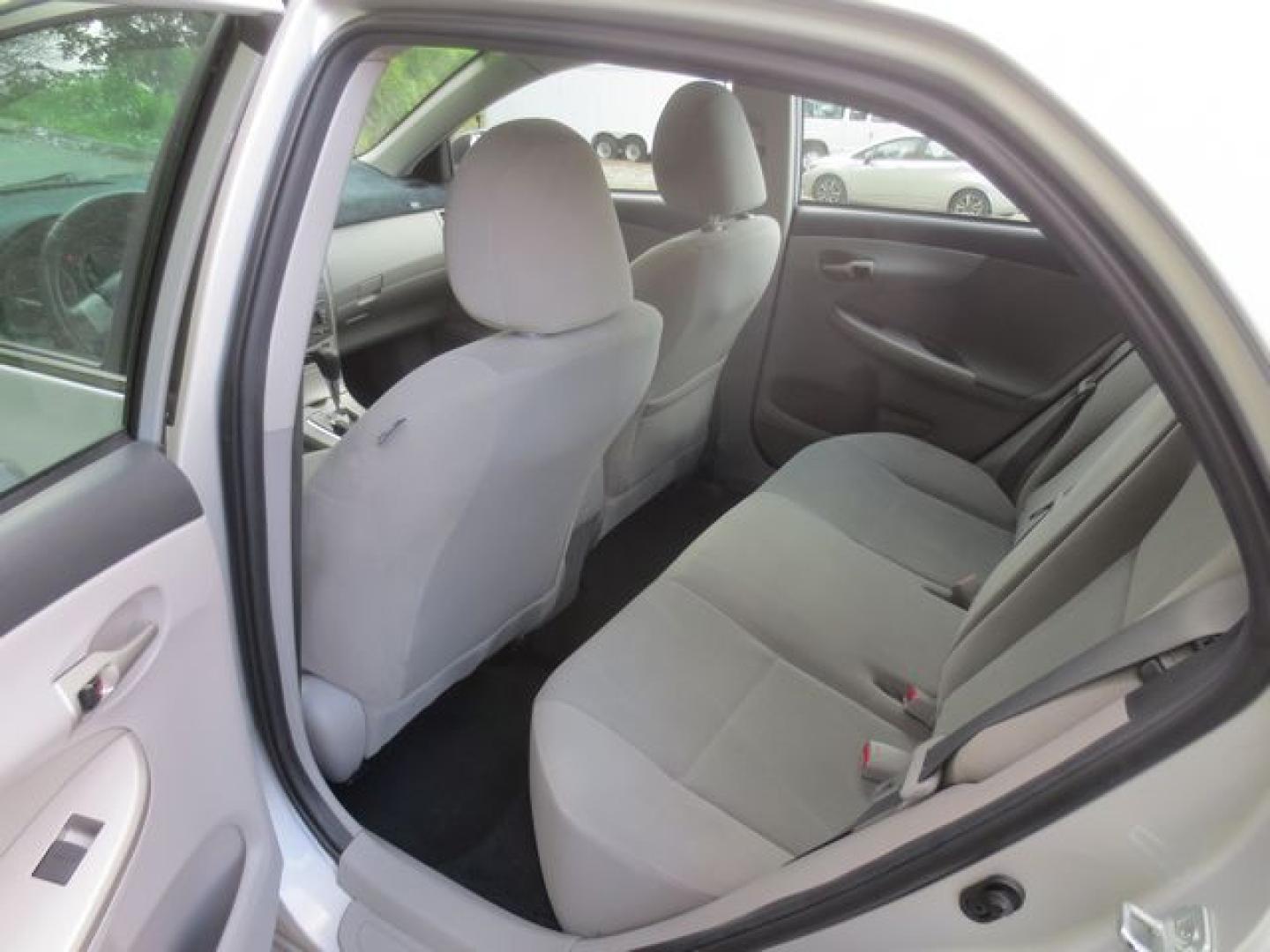 2013 Silver /Gray Toyota Corolla LE (5YFBU4EEXDP) with an 1.8L L4 DOHC 16V engine, 4-Speed Automatic transmission, located at 270 US Route 6, Mahopac, NY, 10541, (845) 621-0895, 41.349022, -73.755280 - Photo#9