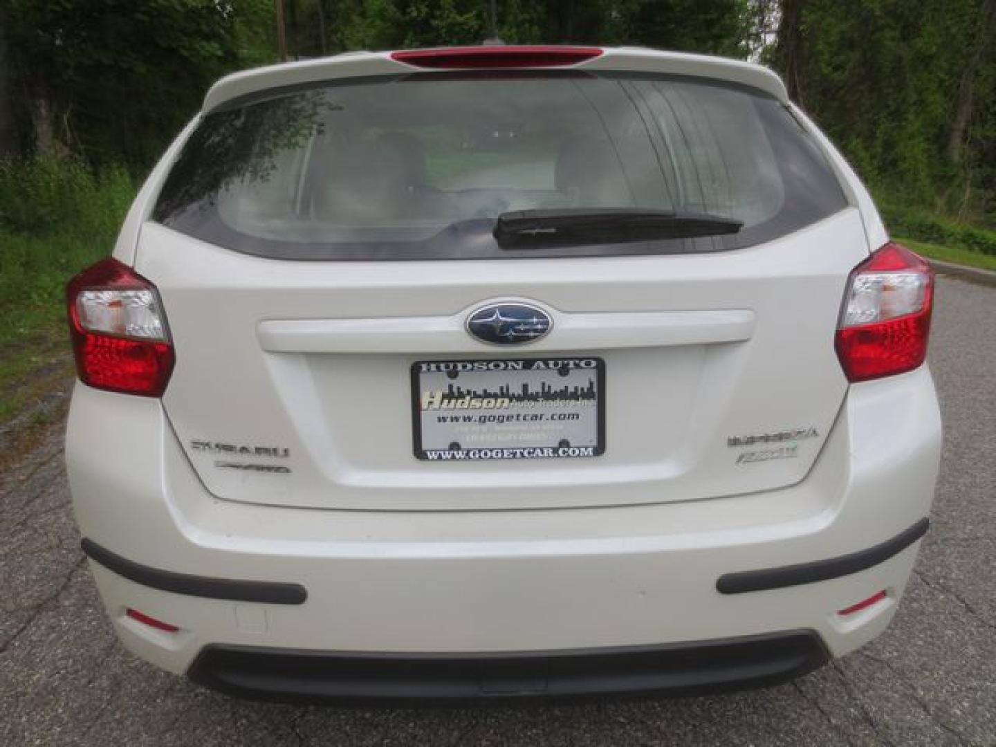 2012 White /Beige Subaru Impreza Premium Plus (JF1GPAE69CH) with an 2.0L H4 DOHC 16V engine, Automatic transmission, located at 270 US Route 6, Mahopac, NY, 10541, (845) 621-0895, 41.349022, -73.755280 - Photo#5