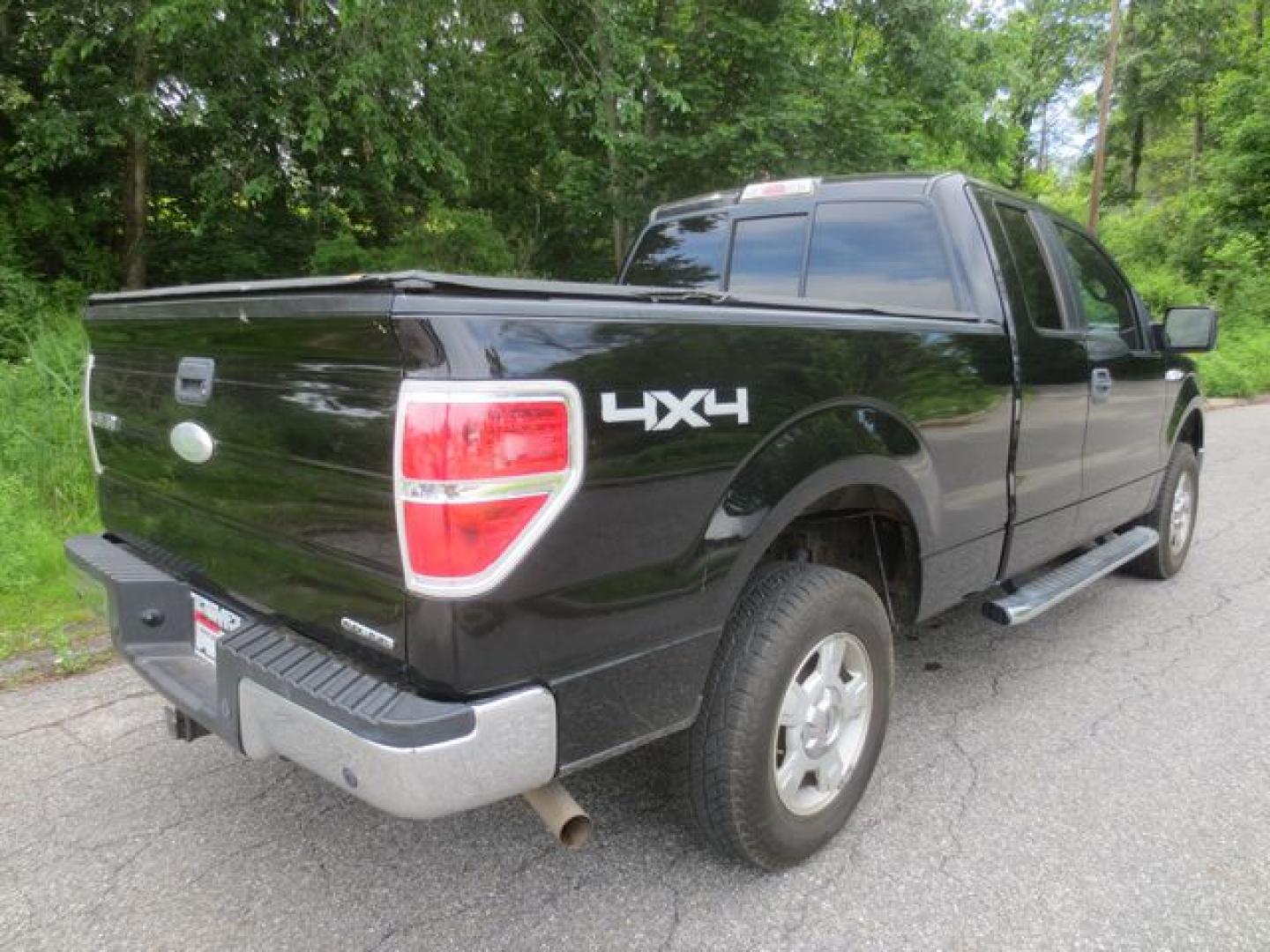2011 Black /Gray Ford F-150 XLT (1FTEX1EM6BF) with an 3.7L V6 DOHC 24V engine, 4-Speed Automatic transmission, located at 270 US Route 6, Mahopac, NY, 10541, (845) 621-0895, 41.349022, -73.755280 - Photo#3