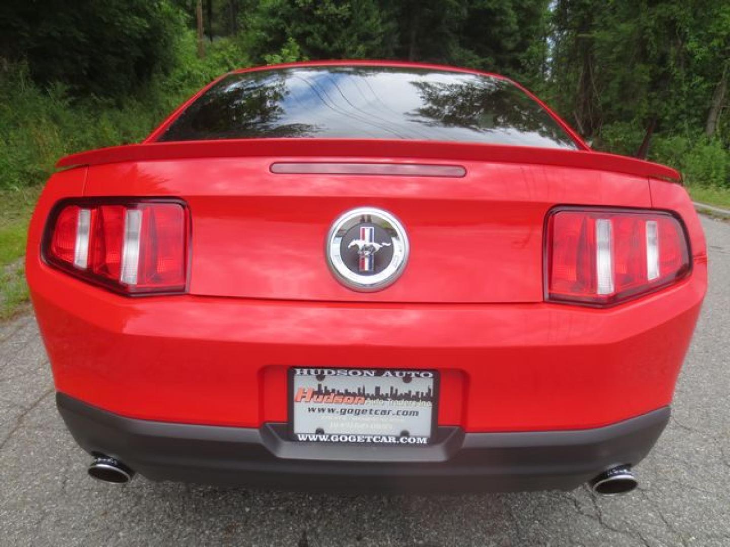 2011 Red /Black Ford Mustang (1ZVBP8AM9B5) with an 3.7L V6 DOHC 24V engine, 6- speed manual transmission, located at 270 US Route 6, Mahopac, NY, 10541, (845) 621-0895, 41.349022, -73.755280 - Photo#5
