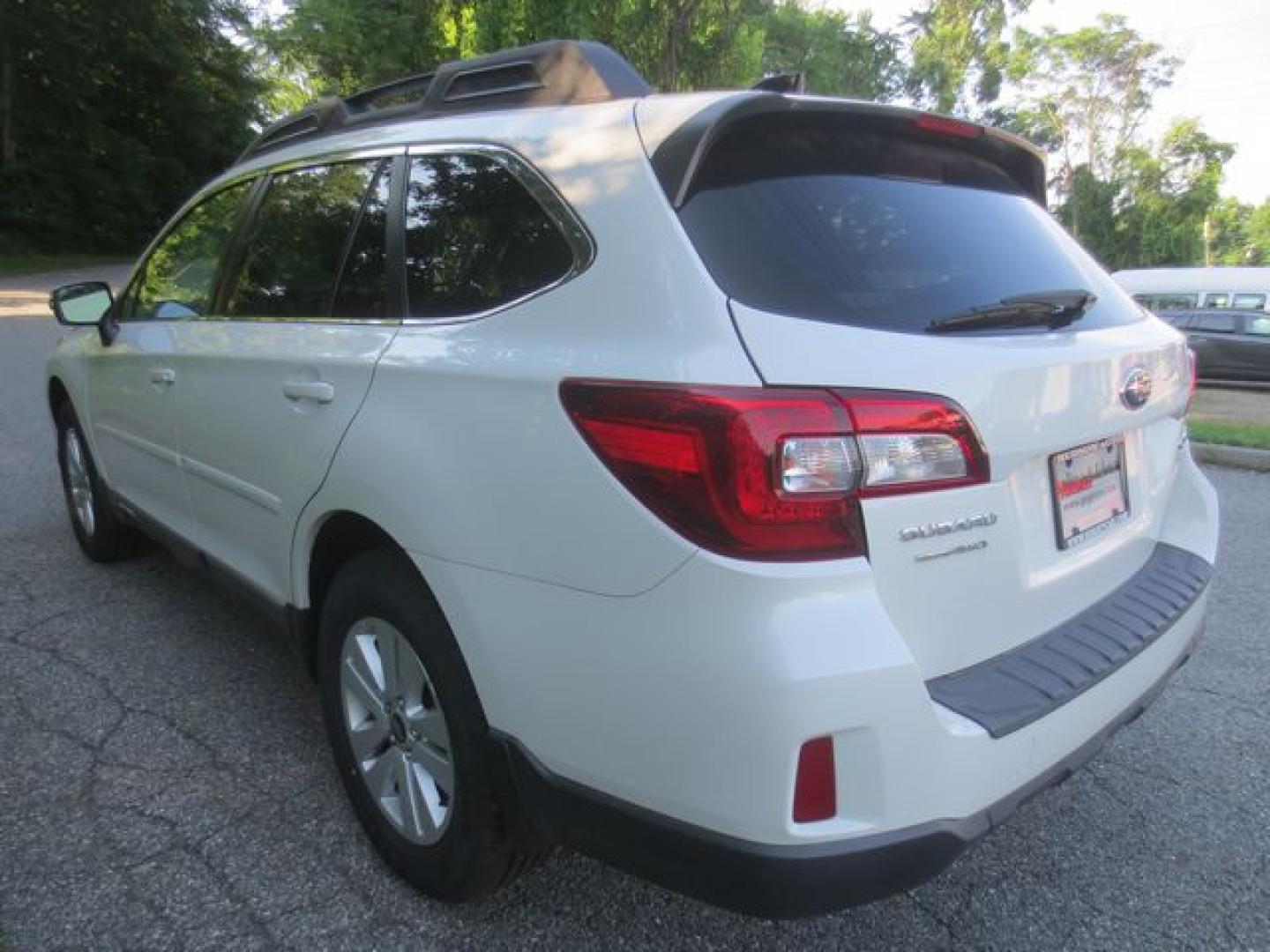 2016 White /Black Subaru Outback Premium (4S4BSAFC2G3) with an 2.5L H4 DOHC 16V engine, Automatic transmission, located at 270 US Route 6, Mahopac, NY, 10541, (845) 621-0895, 41.349022, -73.755280- Photo#4