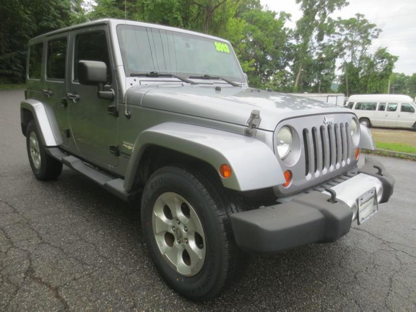 2013 Gray /Black Jeep Wrangler Unlimited Sahara (1C4BJWEG6DL) with an 3.6L V6 DOHC 24V FFV engine, Automatic transmission, located at 270 US Route 6, Mahopac, NY, 10541, (845) 621-0895, 41.349022, -73.755280- Photo#1