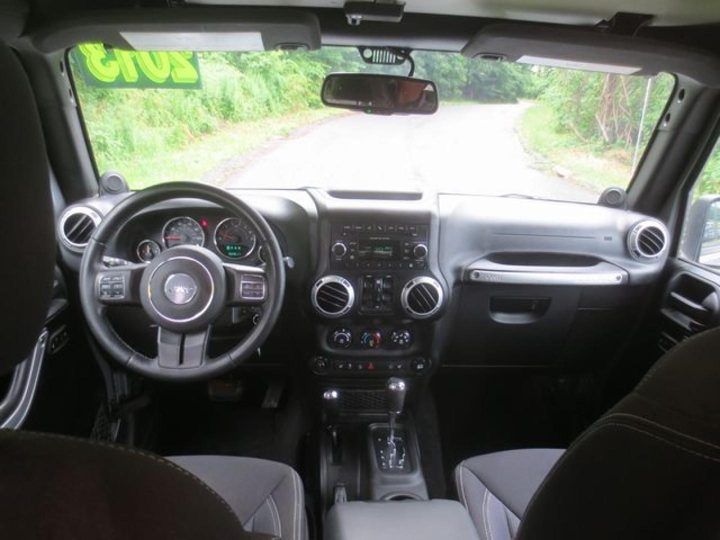 2013 Gray /Black Jeep Wrangler Unlimited Sahara (1C4BJWEG6DL) with an 3.6L V6 DOHC 24V FFV engine, Automatic transmission, located at 270 US Route 6, Mahopac, NY, 10541, (845) 621-0895, 41.349022, -73.755280- Photo#7