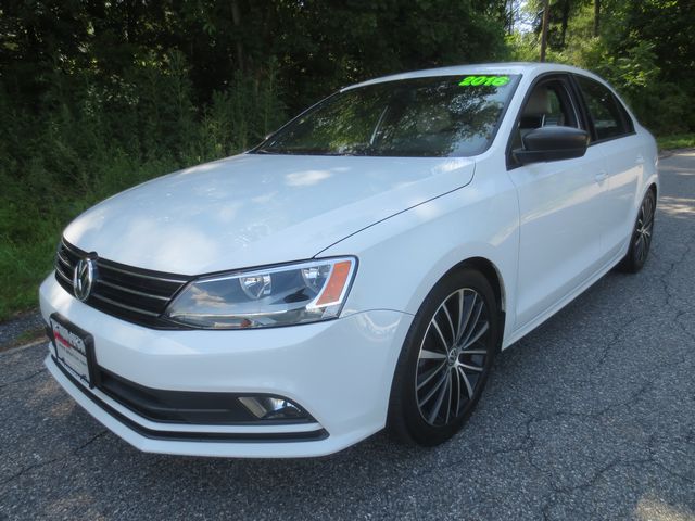 photo of 2016 Volkswagen Jetta SE 