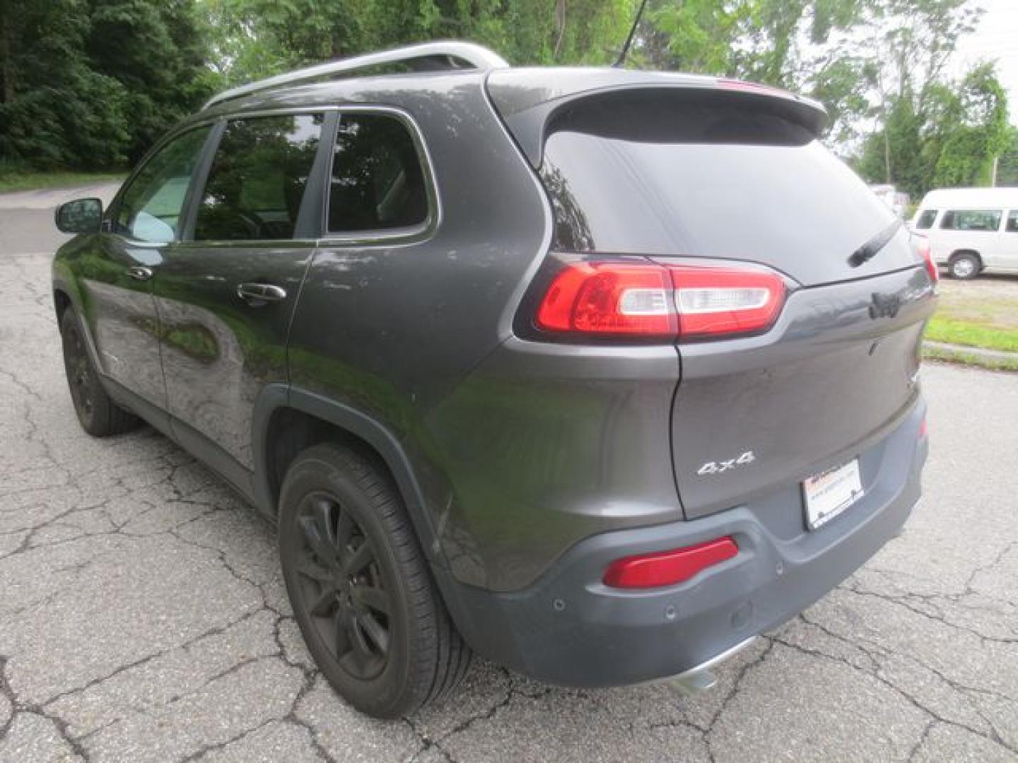 2014 Gray /Black Jeep Limited (1C4PJMDS8EW) with an 3.2 liter V 6 engine, Automatic transmission, located at 270 US Route 6, Mahopac, NY, 10541, (845) 621-0895, 41.349022, -73.755280- Photo#4