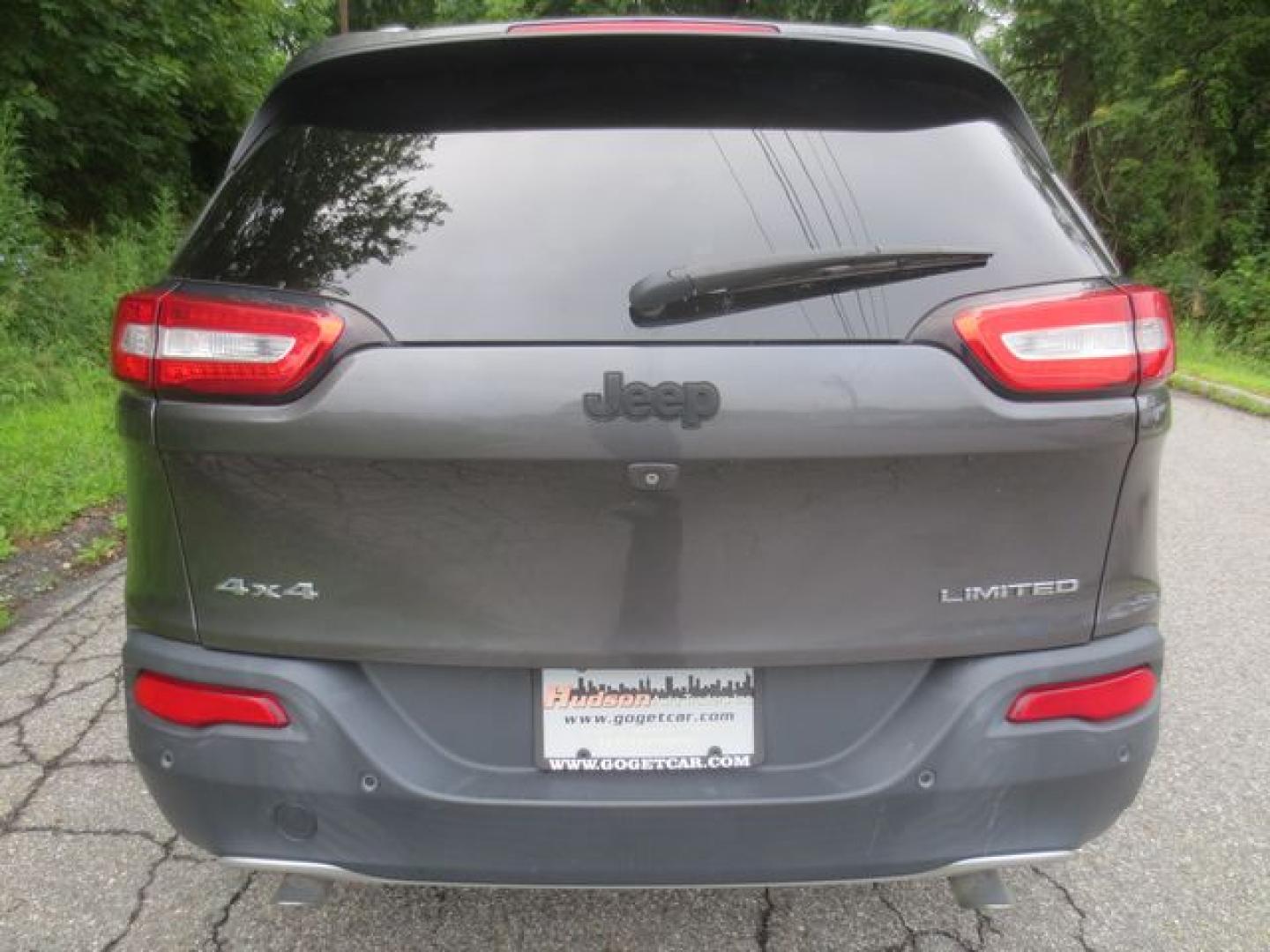 2014 Gray /Black Jeep Limited (1C4PJMDS8EW) with an 3.2 liter V 6 engine, Automatic transmission, located at 270 US Route 6, Mahopac, NY, 10541, (845) 621-0895, 41.349022, -73.755280- Photo#5