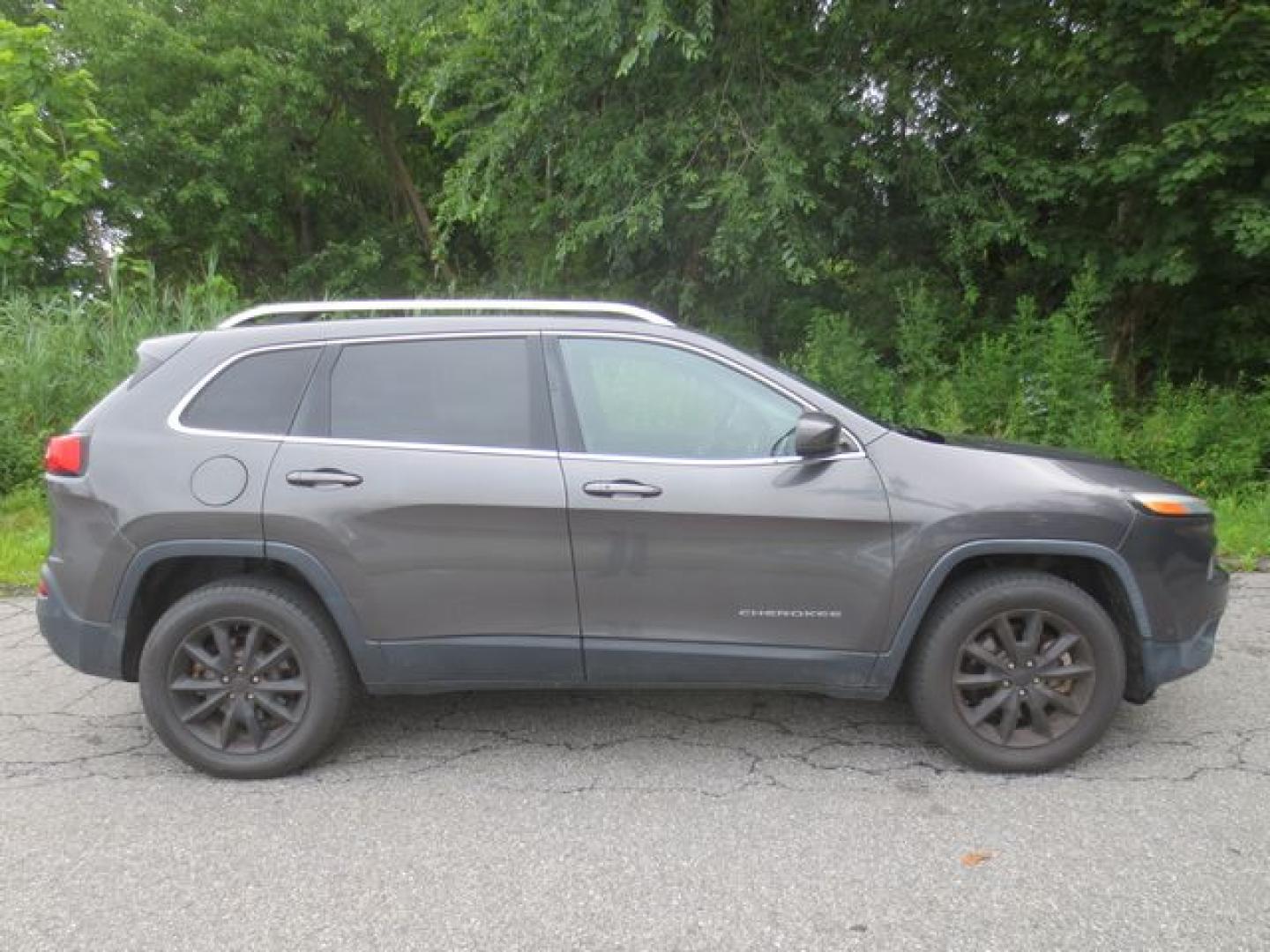 2014 Gray /Black Jeep Limited (1C4PJMDS8EW) with an 3.2 liter V 6 engine, Automatic transmission, located at 270 US Route 6, Mahopac, NY, 10541, (845) 621-0895, 41.349022, -73.755280- Photo#10