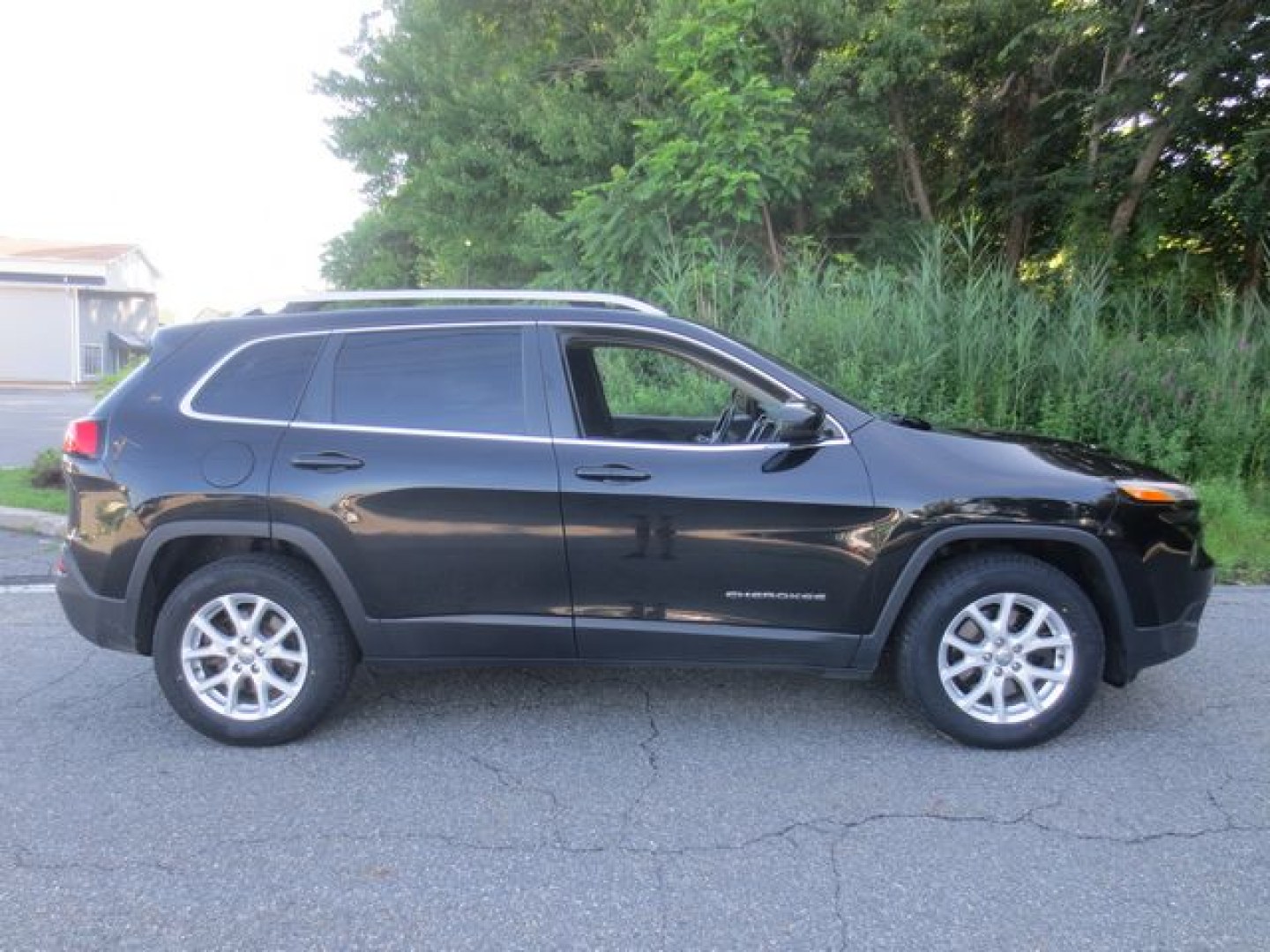 2016 Black /Black Jeep Cherokee Latitude (1C4PJMCB7GW) with an 2.4L L4 DOHC 16V engine, Automatic transmission, located at 270 US Route 6, Mahopac, NY, 10541, (845) 621-0895, 41.349022, -73.755280- Photo#12