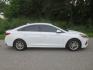 2018 White /Black Hyundai Sonata SE (5NPE24AF9JH) with an 2.4L L4 DOHC 16V engine, Automatic transmission, located at 270 US Route 6, Mahopac, NY, 10541, (845) 621-0895, 41.349022, -73.755280- Photo#10