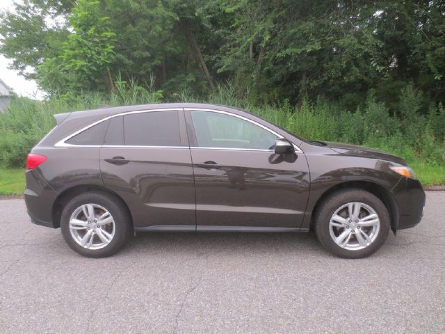 2015 Acura RDX Technology Package (5J8TB4H56FL) with an 2.3L L4 DOHC 16V engine, 6-Speed Automatic transmission, located at 270 US Route 6, Mahopac, NY, 10541, (845) 621-0895, 41.349022, -73.755280- Photo#10