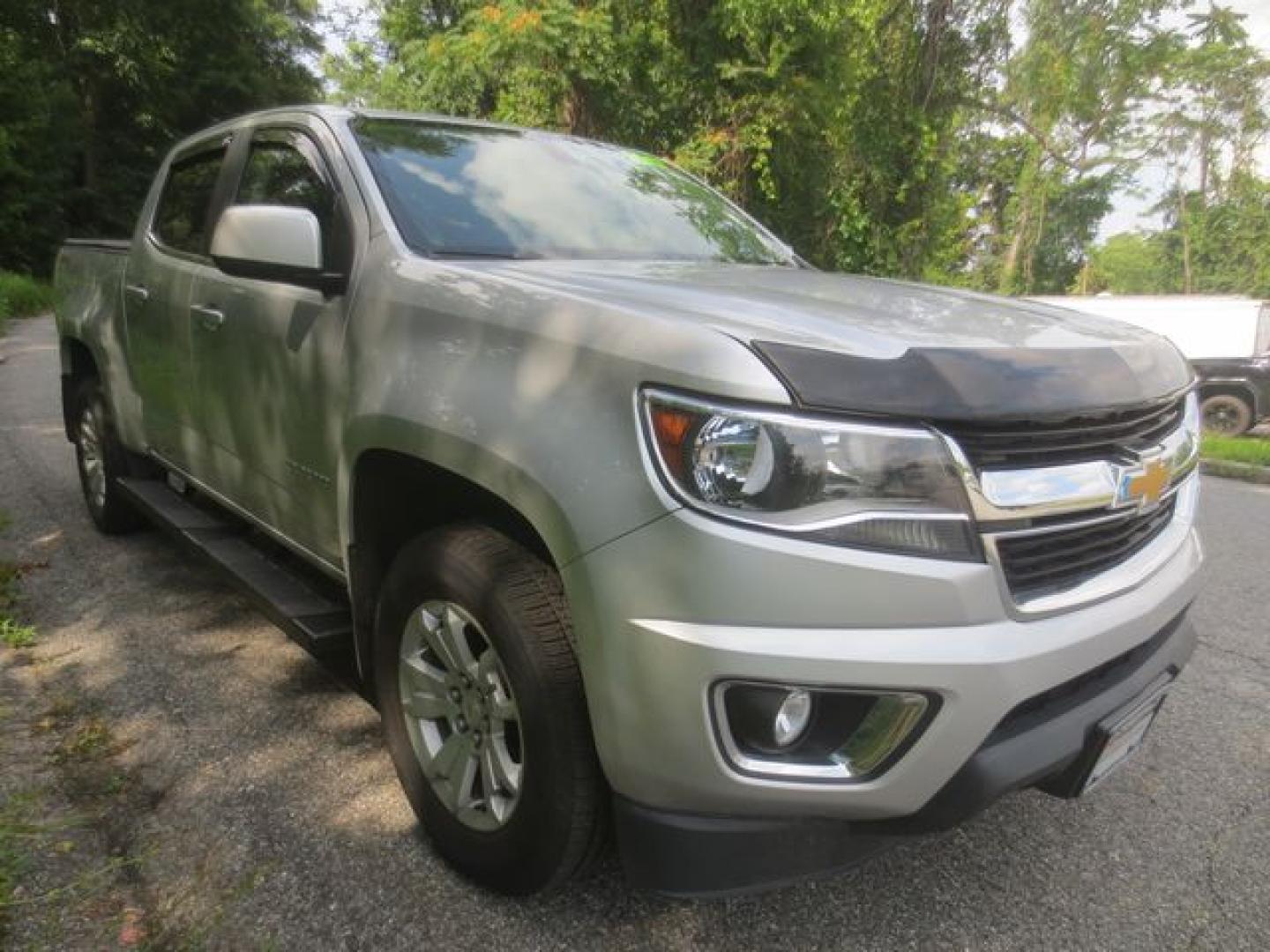 2017 Silver /Gray Chevrolet Colorado LT (1GCGTCEN5H1) with an 3.6L V6 DOHC 24V engine, Automatic transmission, located at 270 US Route 6, Mahopac, NY, 10541, (845) 621-0895, 41.349022, -73.755280- Photo#1
