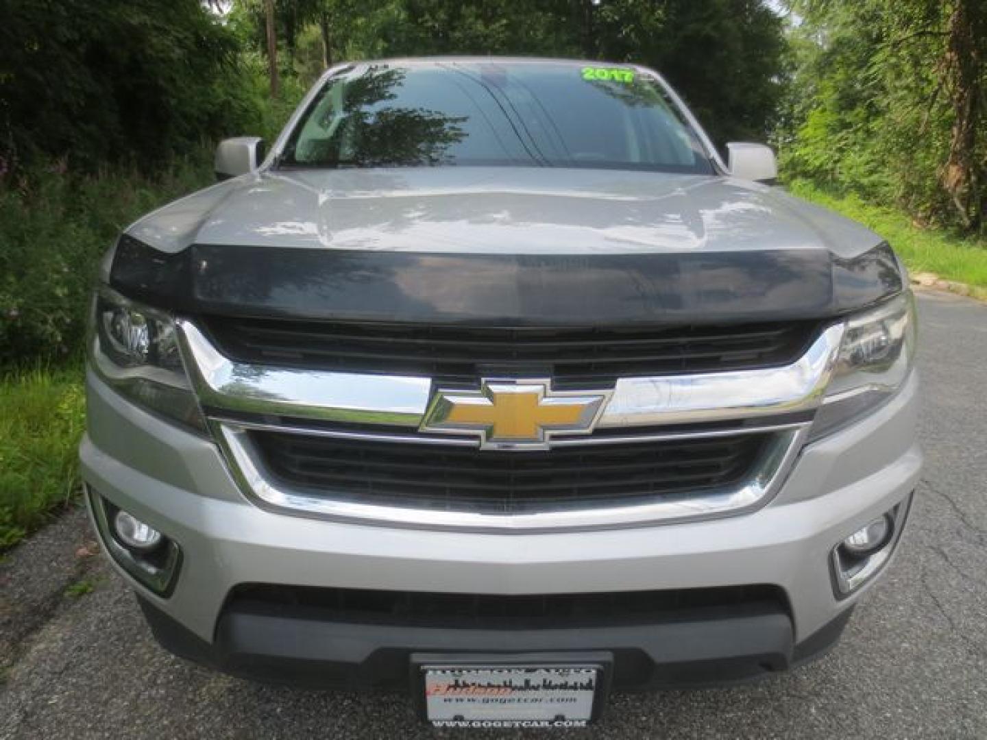 2017 Silver /Gray Chevrolet Colorado LT (1GCGTCEN5H1) with an 3.6L V6 DOHC 24V engine, Automatic transmission, located at 270 US Route 6, Mahopac, NY, 10541, (845) 621-0895, 41.349022, -73.755280- Photo#2