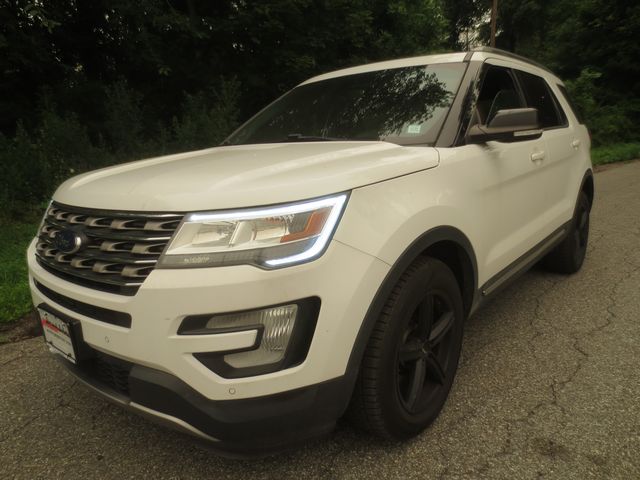 photo of 2016 Ford Explorer XLT 4WD