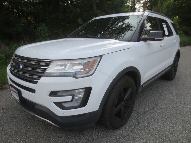 photo of 2016 Ford Explorer XLT 4WD