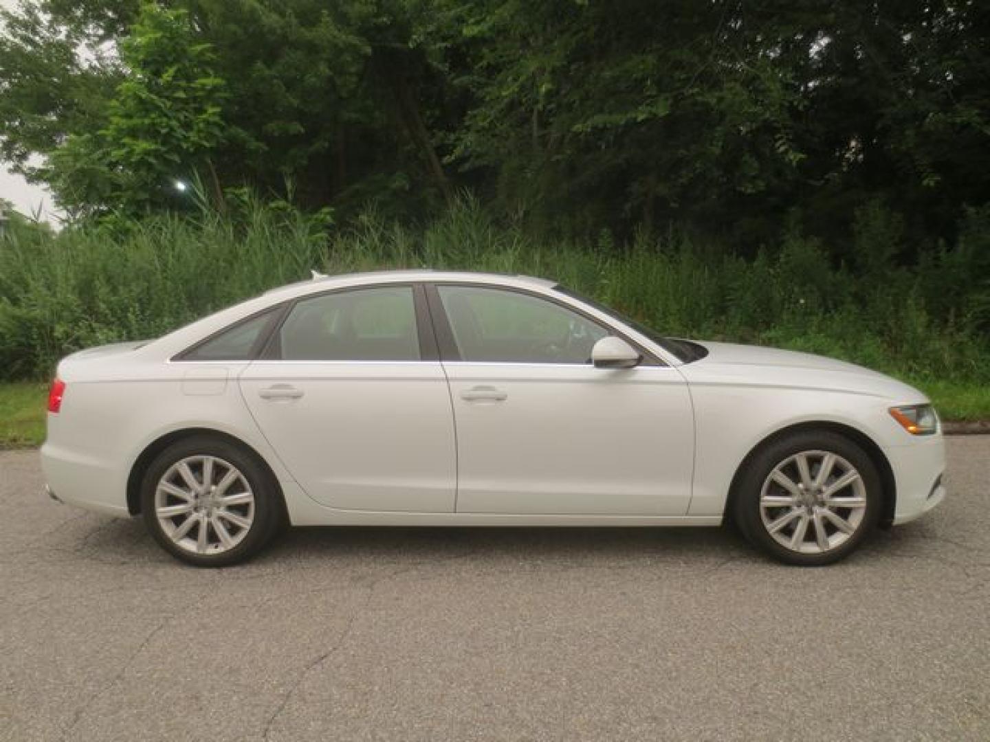 2014 White /Black Audi A6 Premium (WAUGFAFC8EN) with an 2.0L L4 DOHC 16V engine, Automatic transmission, located at 270 US Route 6, Mahopac, NY, 10541, (845) 621-0895, 41.349022, -73.755280- Photo#9