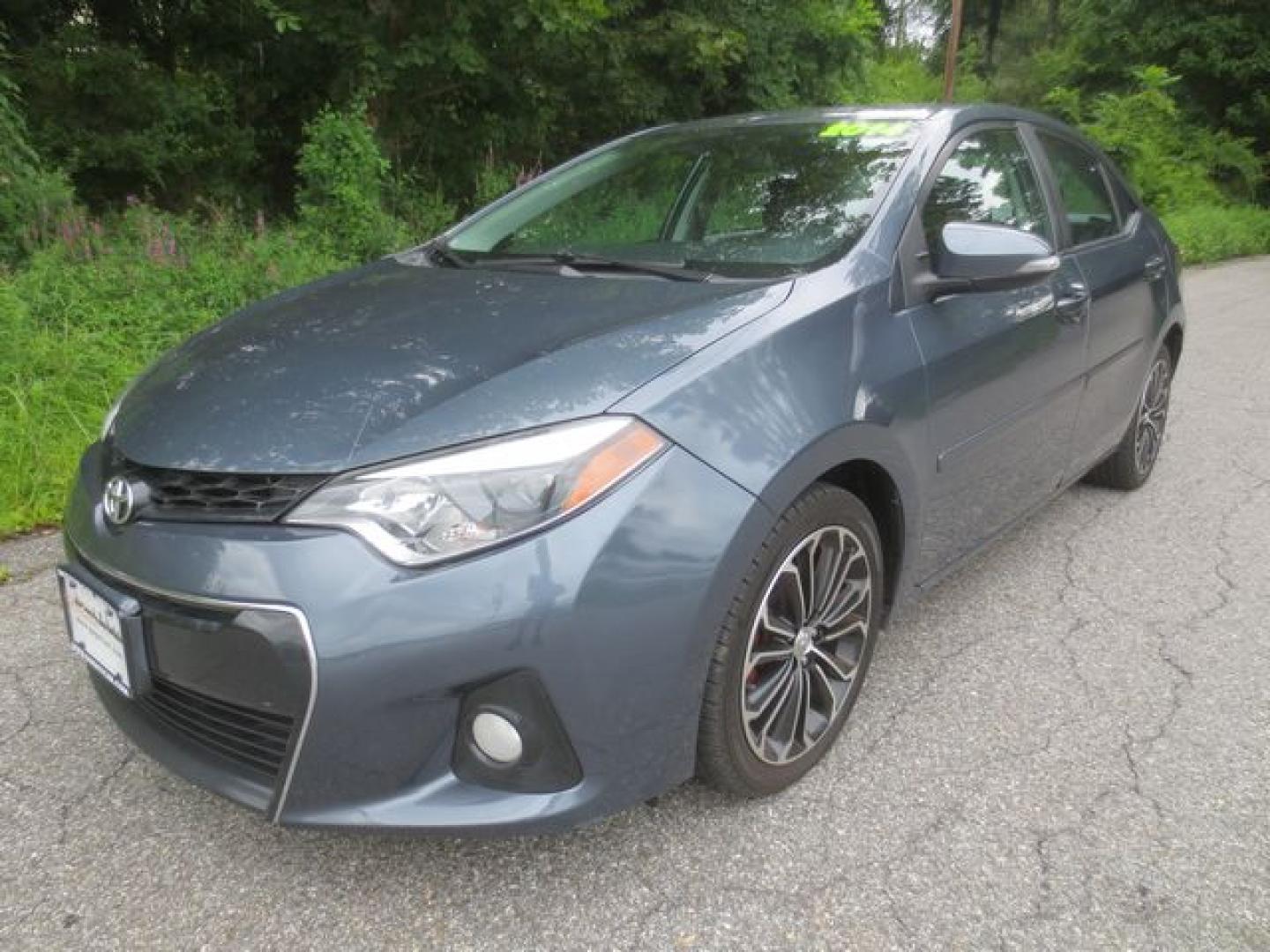 2014 Gray /Black Toyota Corolla S Plus (2T1BURHE4EC) with an 1.8L L4 DOHC 16V engine, 6 Speed Manual transmission, located at 270 US Route 6, Mahopac, NY, 10541, (845) 621-0895, 41.349022, -73.755280- Photo#0