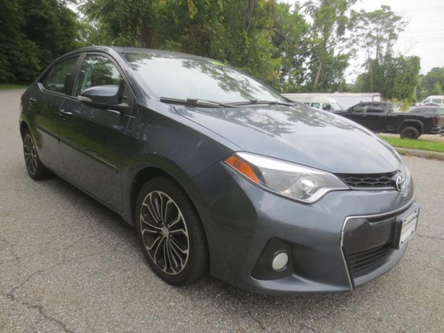2014 Gray /Black Toyota Corolla S Plus (2T1BURHE4EC) with an 1.8L L4 DOHC 16V engine, 6 Speed Manual transmission, located at 270 US Route 6, Mahopac, NY, 10541, (845) 621-0895, 41.349022, -73.755280- Photo#1