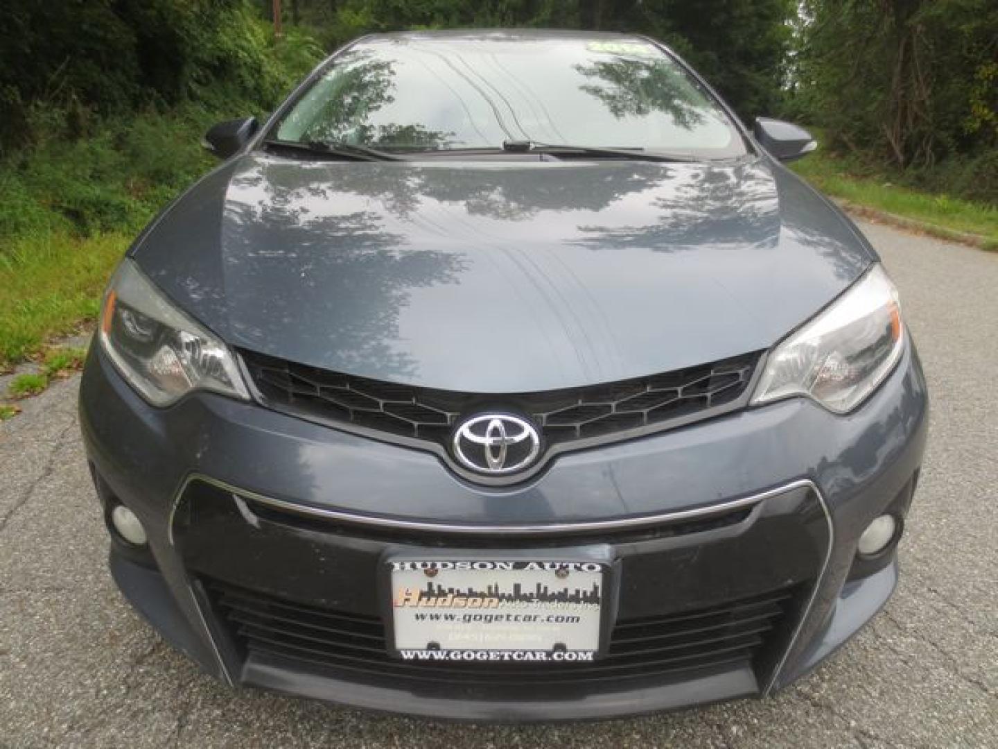 2014 Gray /Black Toyota Corolla S Plus (2T1BURHE4EC) with an 1.8L L4 DOHC 16V engine, 6 Speed Manual transmission, located at 270 US Route 6, Mahopac, NY, 10541, (845) 621-0895, 41.349022, -73.755280- Photo#2
