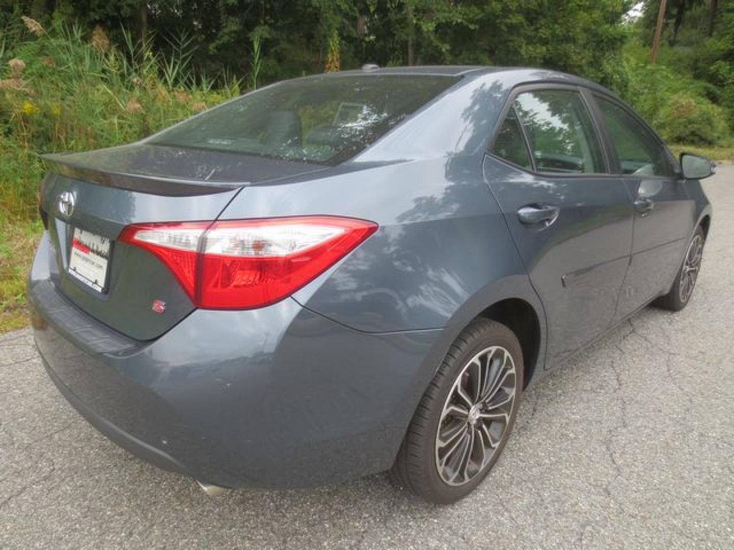 2014 Gray /Black Toyota Corolla S Plus (2T1BURHE4EC) with an 1.8L L4 DOHC 16V engine, 6 Speed Manual transmission, located at 270 US Route 6, Mahopac, NY, 10541, (845) 621-0895, 41.349022, -73.755280- Photo#3