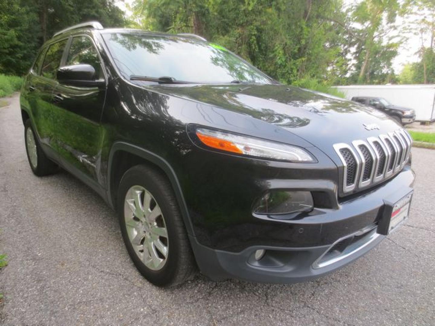 2016 Black /Black Jeep Cherokee Limited (1C4PJMDS3GW) with an 3.2L V6 DOHC 24V engine, Automatic transmission, located at 270 US Route 6, Mahopac, NY, 10541, (845) 621-0895, 41.349022, -73.755280- Photo#1