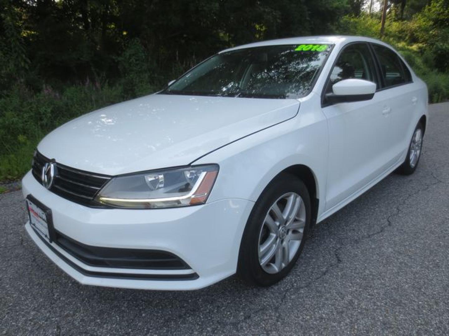 2018 White /Gray Volkswagen Jetta S (3VW2B7AJ8JM) with an 1.4L L4 DOHC 20V engine, Automatic transmission, located at 270 US Route 6, Mahopac, NY, 10541, (845) 621-0895, 41.349022, -73.755280- Photo#0