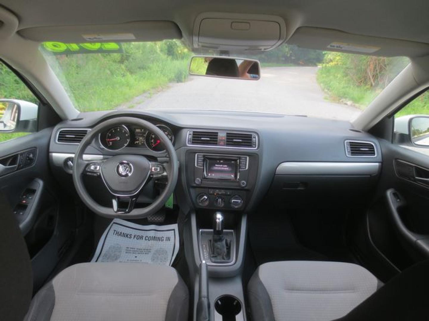 2018 White /Gray Volkswagen Jetta S (3VW2B7AJ8JM) with an 1.4L L4 DOHC 20V engine, Automatic transmission, located at 270 US Route 6, Mahopac, NY, 10541, (845) 621-0895, 41.349022, -73.755280- Photo#7