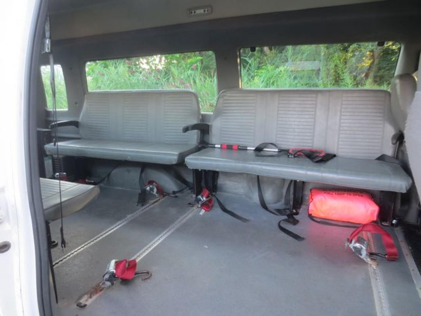 2009 White /Gray Ford E-Series Van E-250 Extended (1FTNS24W99D) with an 4.6L V8 SOHC 16V engine, Automatic transmission, located at 270 US Route 6, Mahopac, NY, 10541, (845) 621-0895, 41.349022, -73.755280- Photo#7
