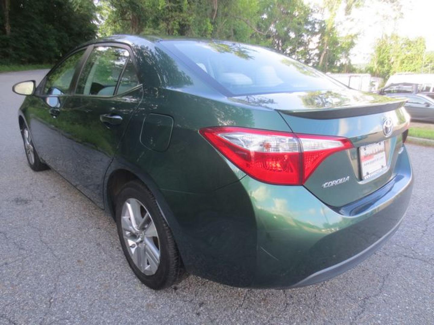 2014 Green /Gray Toyota Corolla LE ECO PLUS (2T1BPRHE4EC) with an 1.8L L4 DOHC 16V engine, Automatic transmission, located at 270 US Route 6, Mahopac, NY, 10541, (845) 621-0895, 41.349022, -73.755280- Photo#4