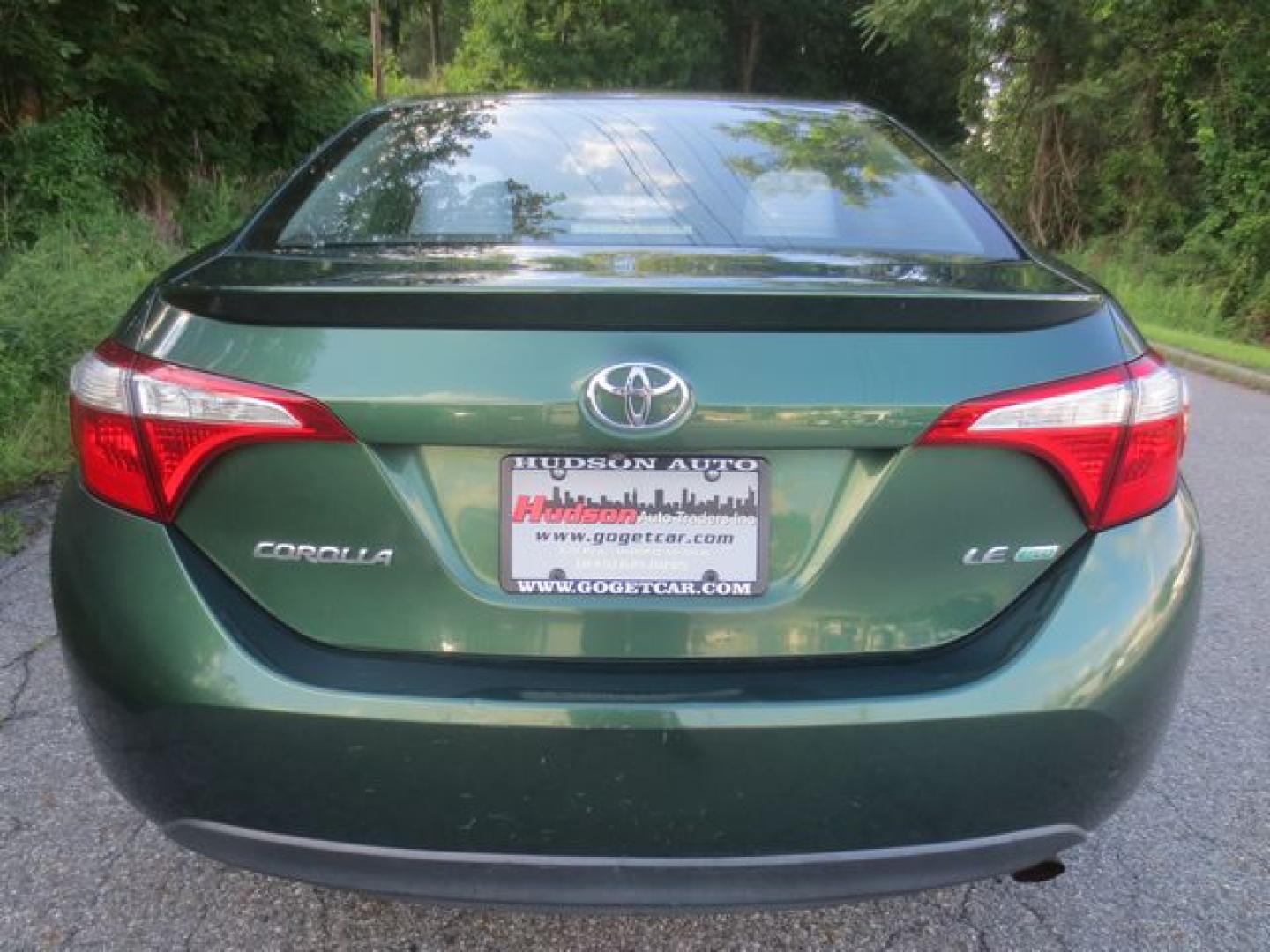 2014 Green /Gray Toyota Corolla LE ECO PLUS (2T1BPRHE4EC) with an 1.8L L4 DOHC 16V engine, Automatic transmission, located at 270 US Route 6, Mahopac, NY, 10541, (845) 621-0895, 41.349022, -73.755280- Photo#5