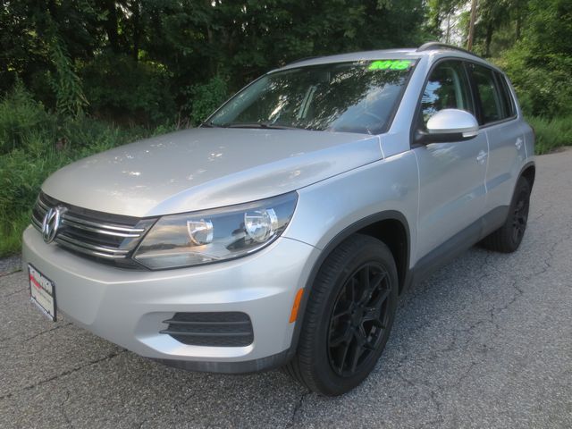 photo of 2015 Volkswagen Tiguan S