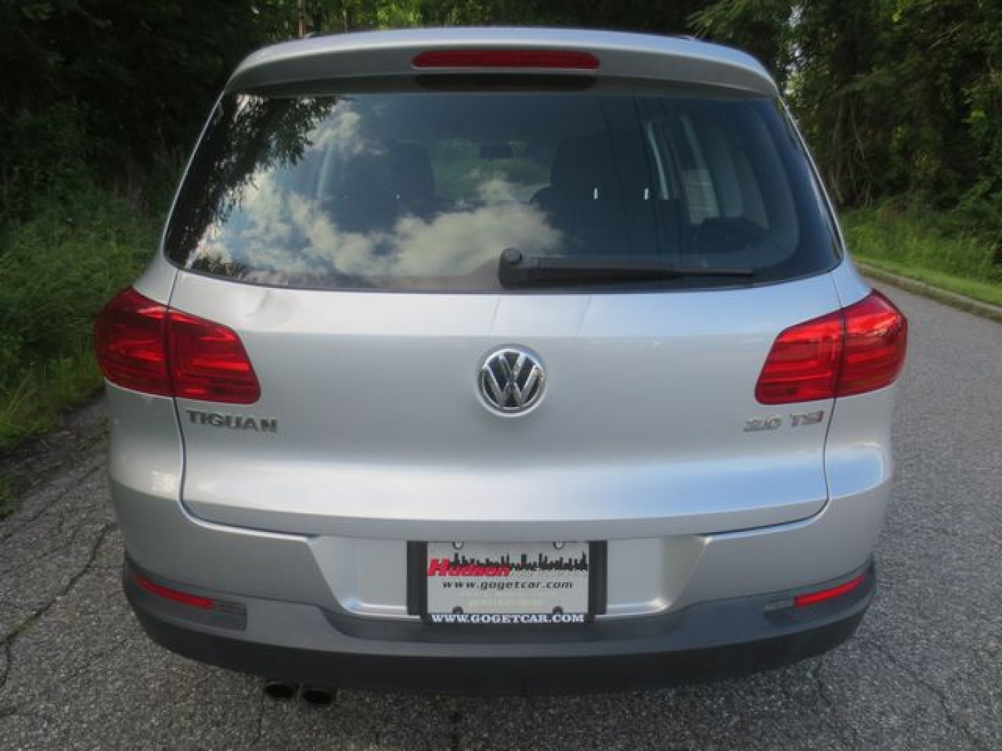2015 Silver /Black Volkswagen Tiguan S (WVGAV7AX9FW) with an 2.0L L4 DOHC 16V TURBO engine, 6-Speed Automatic transmission, located at 270 US Route 6, Mahopac, NY, 10541, (845) 621-0895, 41.349022, -73.755280- Photo#5