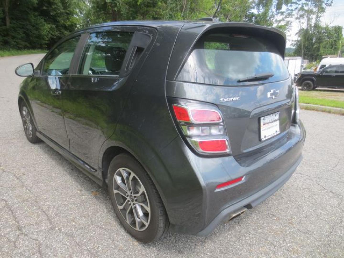 2019 Gray /Black Chevrolet Sonic LT (1G1JD6SB6K4) with an 1.4L L4 DOHC 24V TURBO engine, Automatic transmission, located at 270 US Route 6, Mahopac, NY, 10541, (845) 621-0895, 41.349022, -73.755280- Photo#4