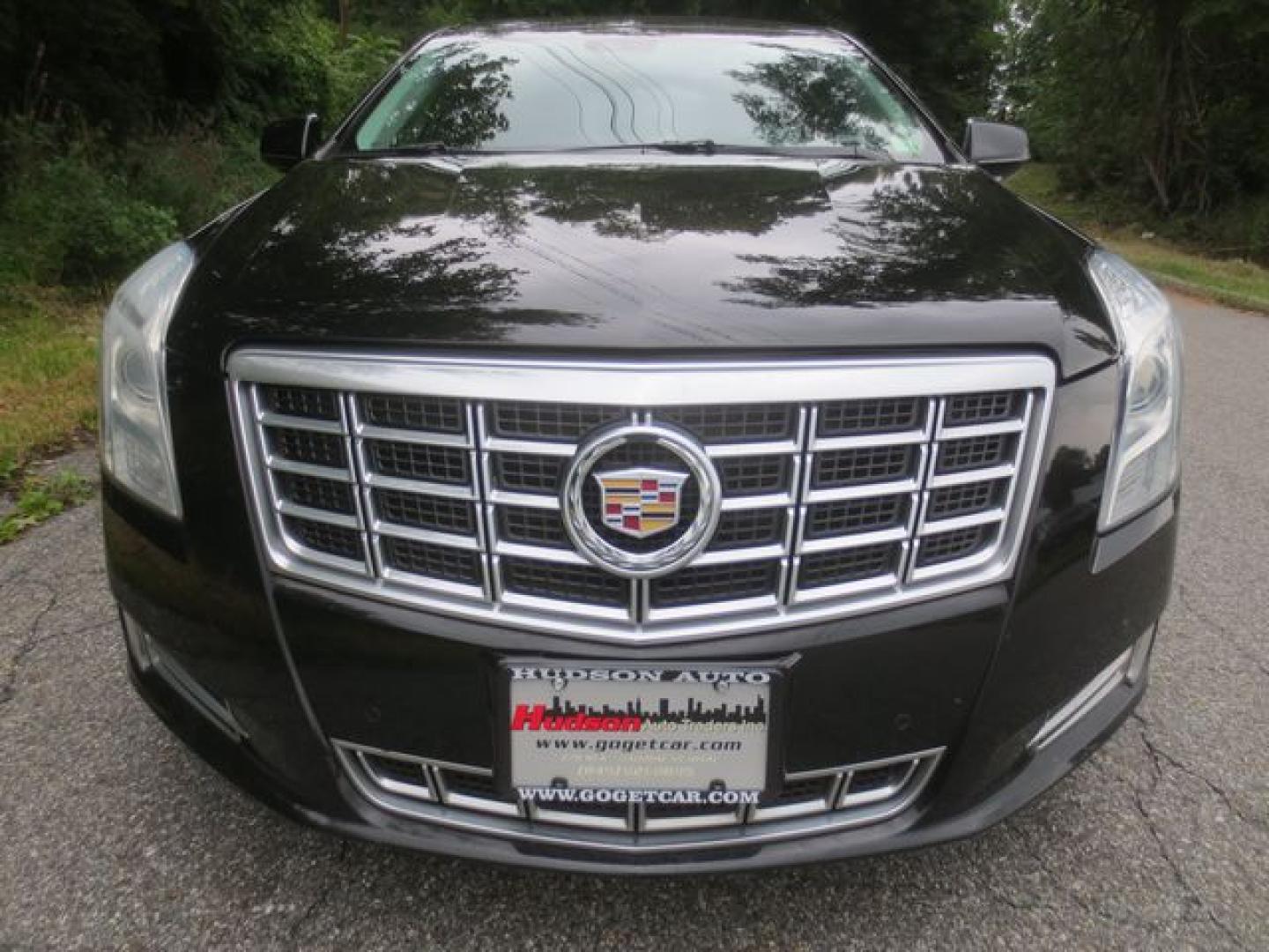 2014 Black /Black Cadillac XTS Luxury (2G61N5S39E9) with an 3.6L V6 DOHC 24V engine, 6-Speed Automatic transmission, located at 270 US Route 6, Mahopac, NY, 10541, (845) 621-0895, 41.349022, -73.755280- Photo#2