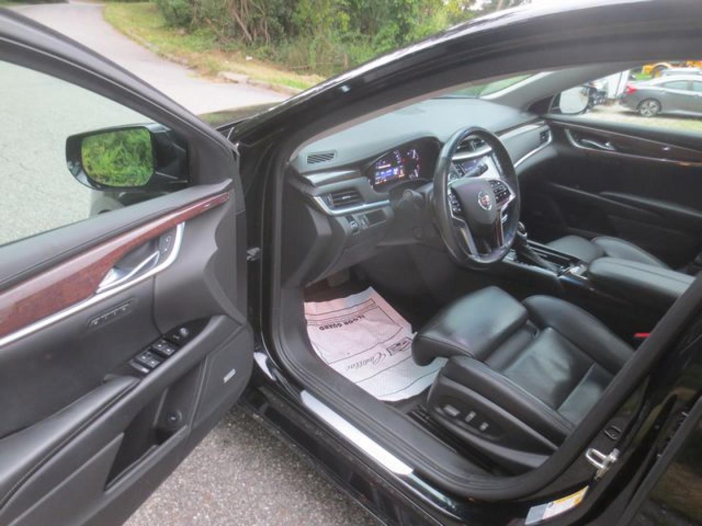 2014 Black /Black Cadillac XTS Luxury (2G61N5S39E9) with an 3.6L V6 DOHC 24V engine, 6-Speed Automatic transmission, located at 270 US Route 6, Mahopac, NY, 10541, (845) 621-0895, 41.349022, -73.755280- Photo#6