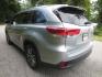 2017 Silver /Black Toyota Highlander XLE (5TDJZRFH5HS) with an 3.5L V6 DOHC 24V engine, Automatic transmission, located at 270 US Route 6, Mahopac, NY, 10541, (845) 621-0895, 41.349022, -73.755280- Photo#4