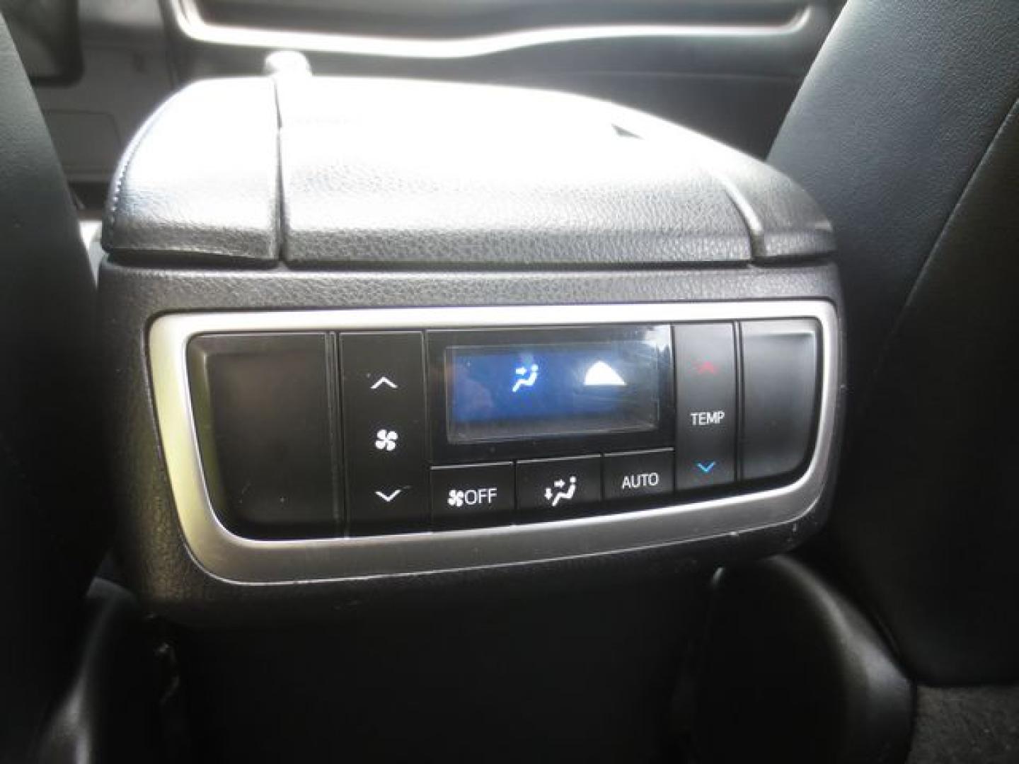 2017 Silver /Black Toyota Highlander XLE (5TDJZRFH5HS) with an 3.5L V6 DOHC 24V engine, Automatic transmission, located at 270 US Route 6, Mahopac, NY, 10541, (845) 621-0895, 41.349022, -73.755280- Photo#9